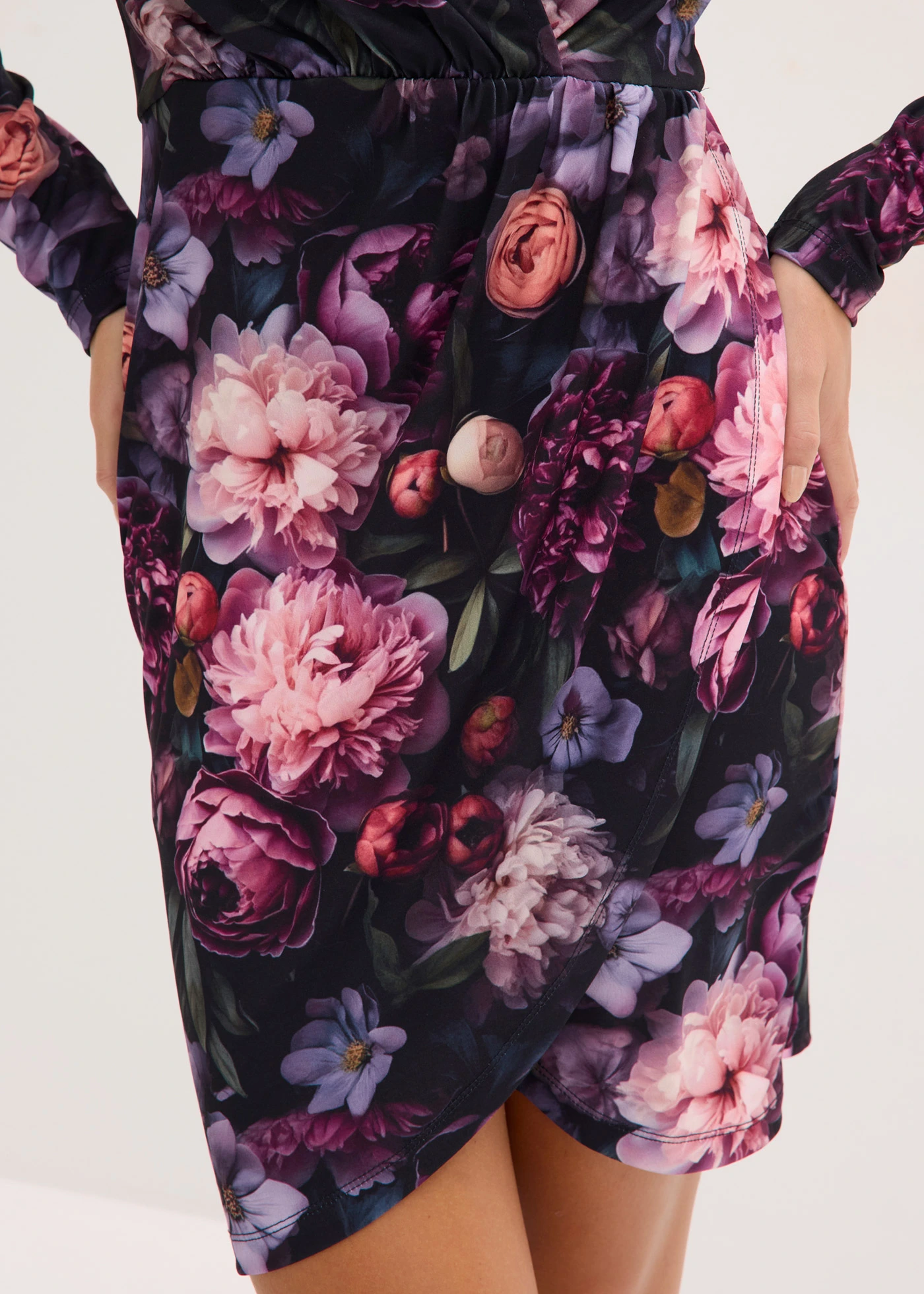 Robe courte et cintrée • noir • Boutique bonprix