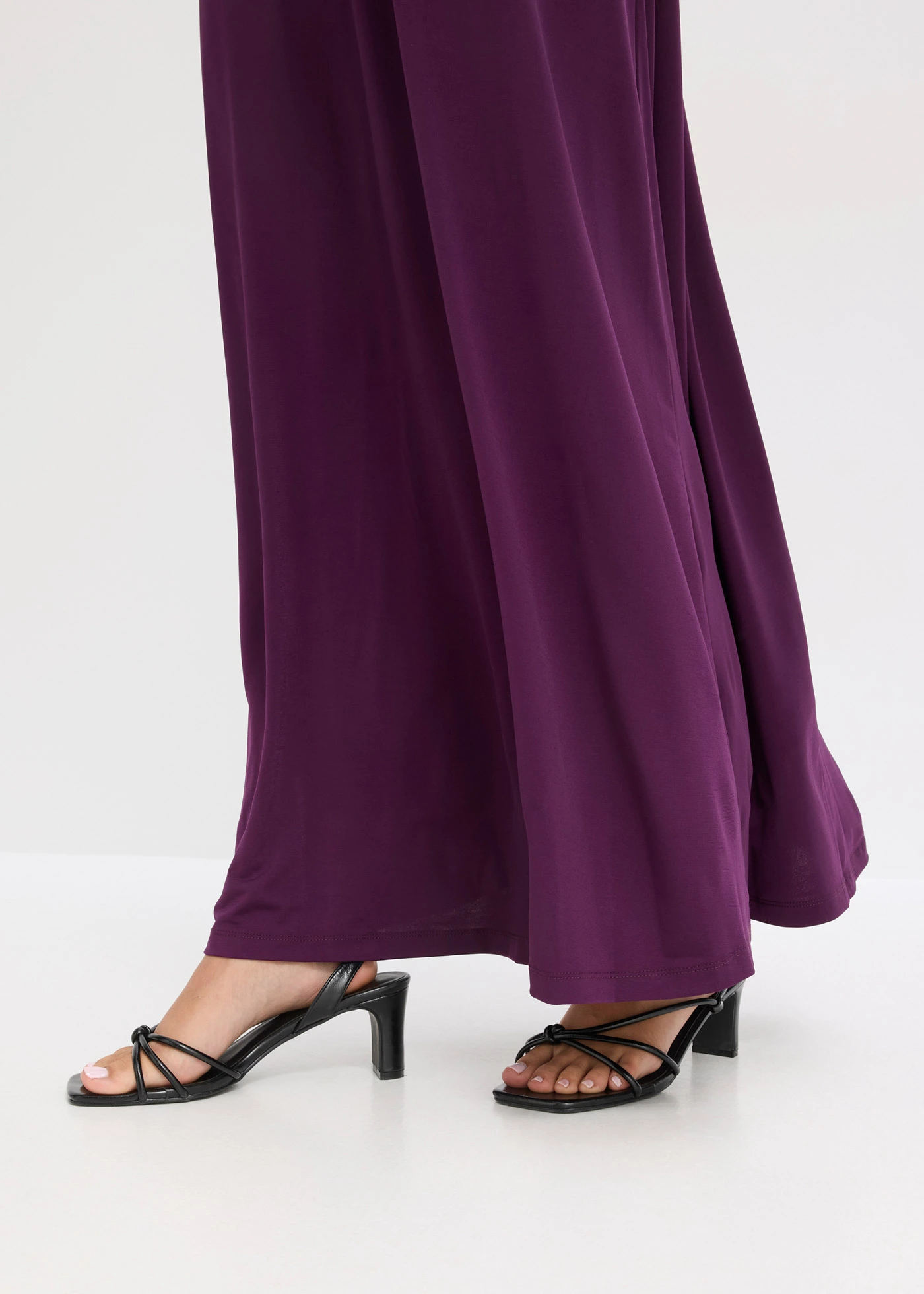 Robe longue brodée de sequins • rouge foncé • Boutique bonprix