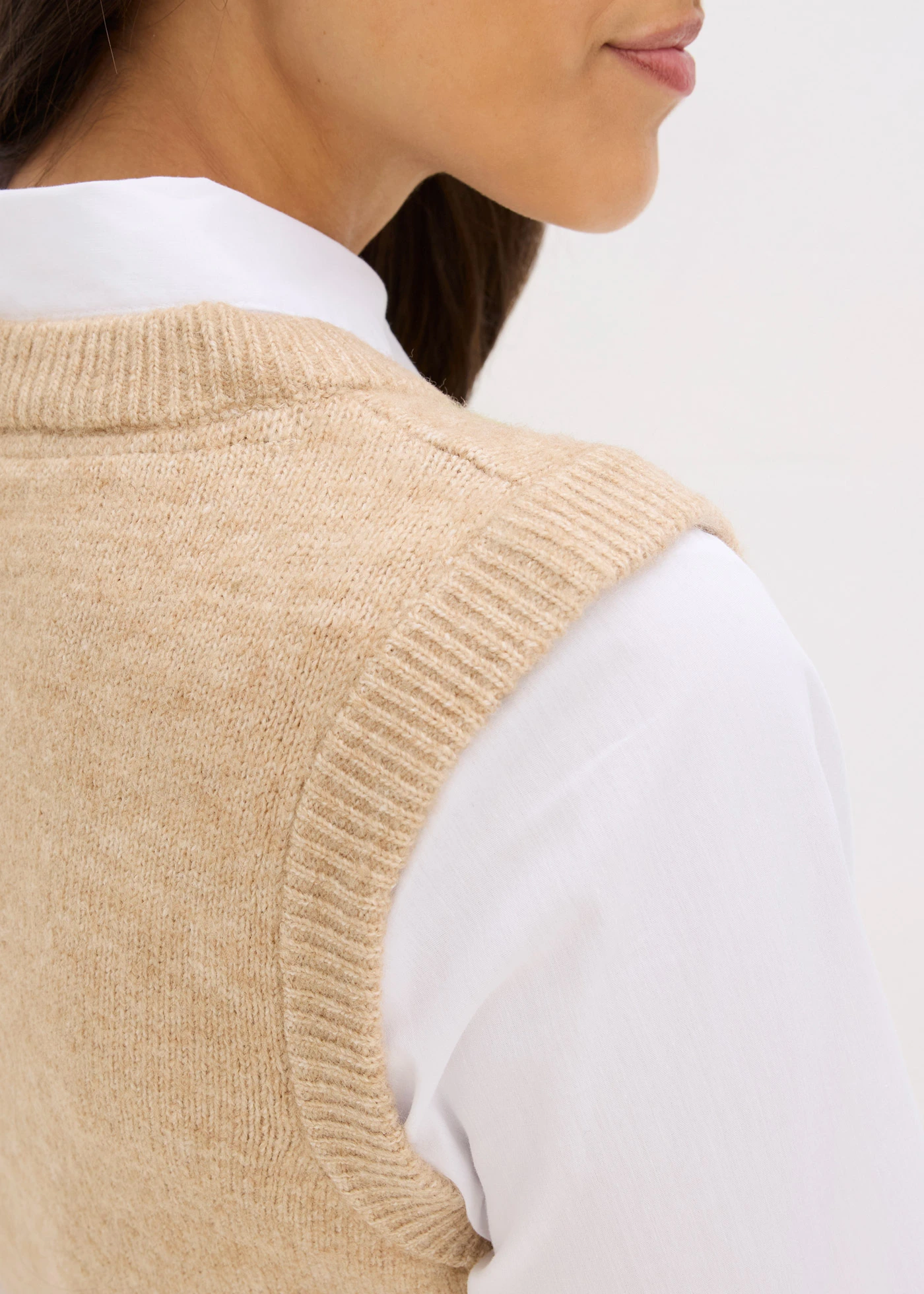 Pull sans manches • latte macchiato-crème graphique • Boutique bonprix