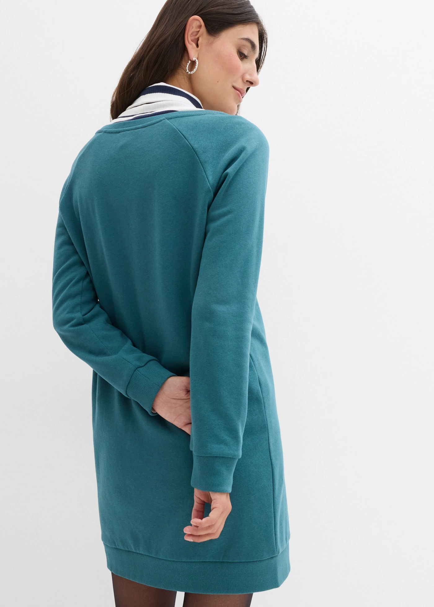 Robe sweat • vert poivre • Boutique bonprix