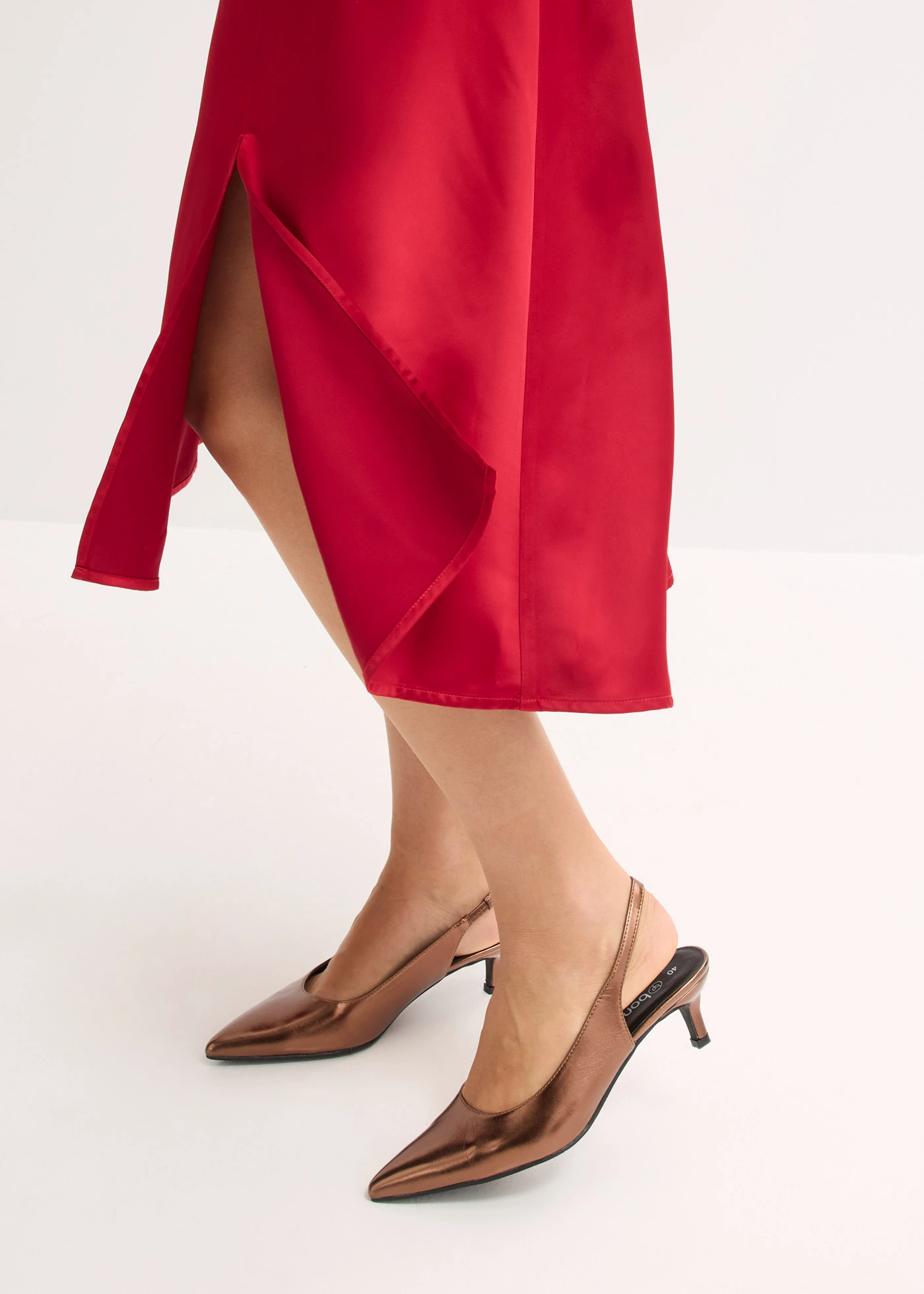 Robe midi en satin brillant • rouge piment • Boutique bonprix