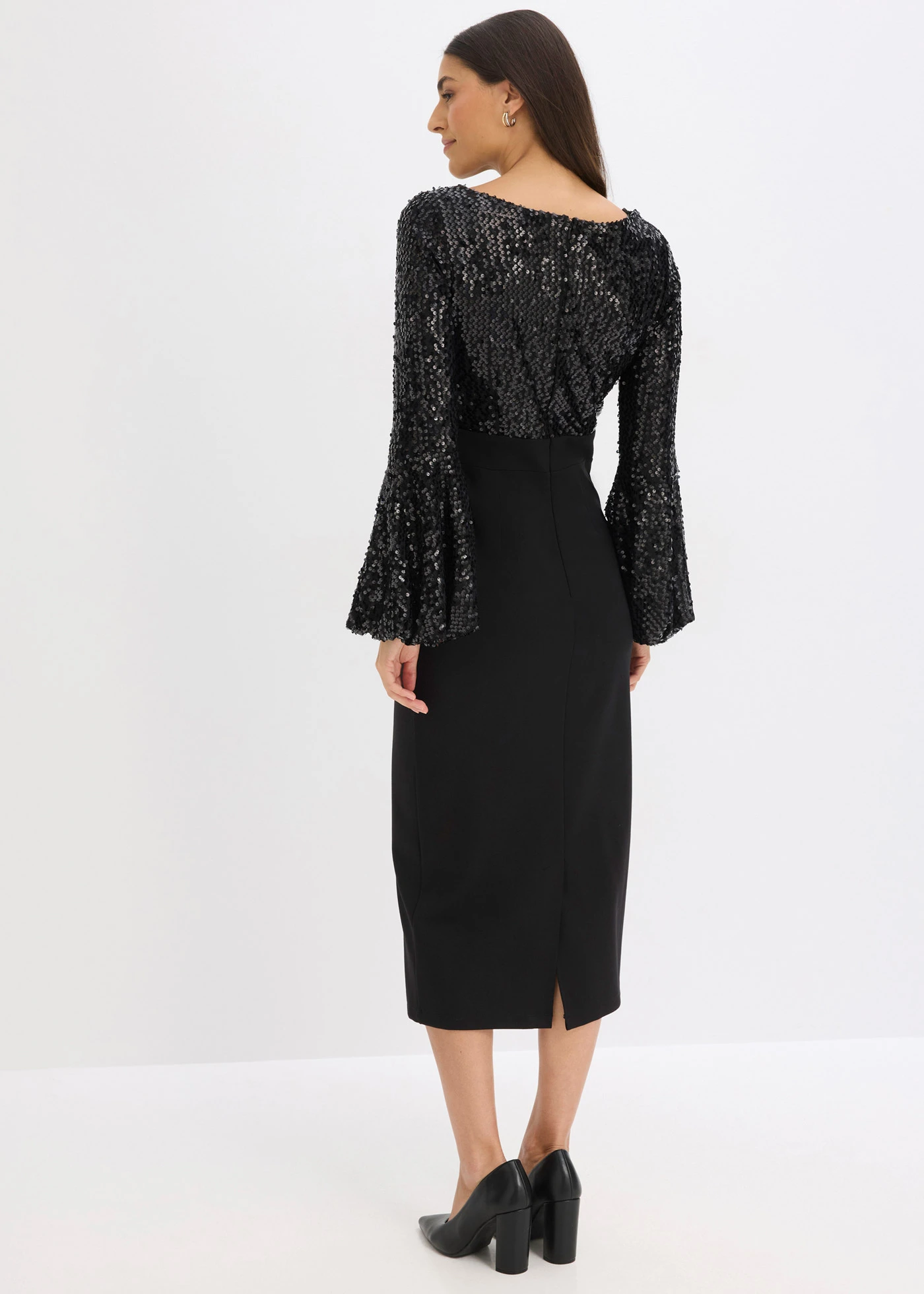 Robe midi à sequins • noir • Boutique bonprix