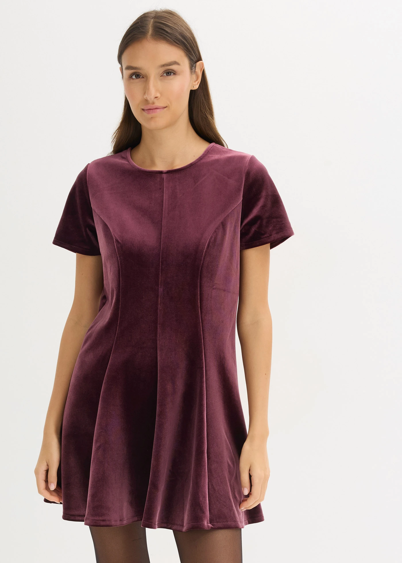 Robe courte en velours doux • bordeaux • Boutique bonprix