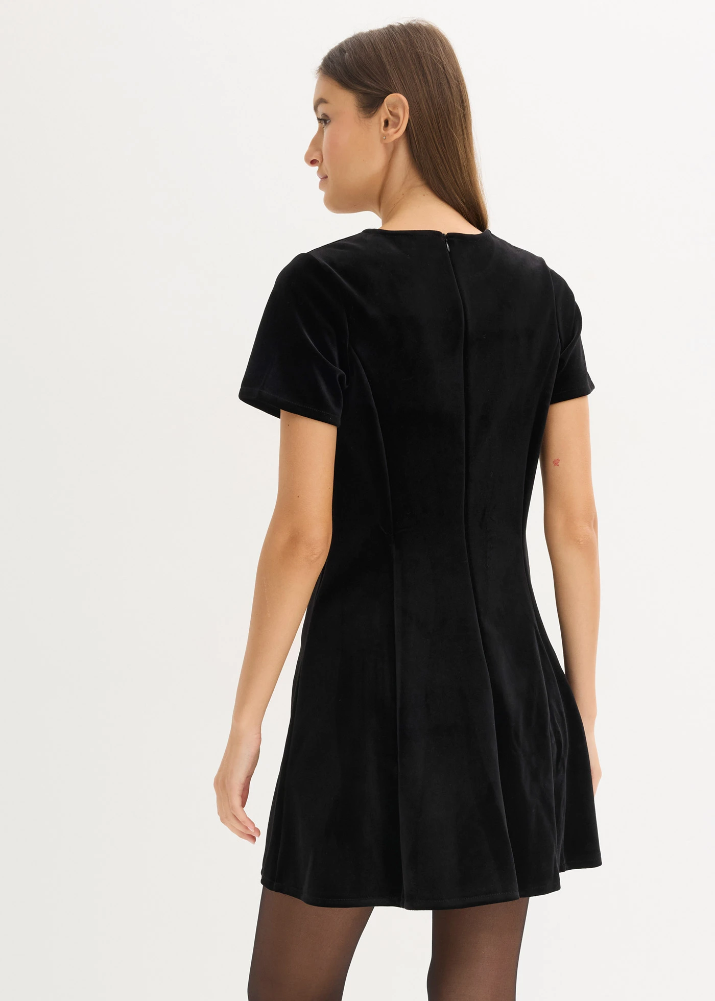 Rochie mini din catifea delicată • negru • magazin bonprix