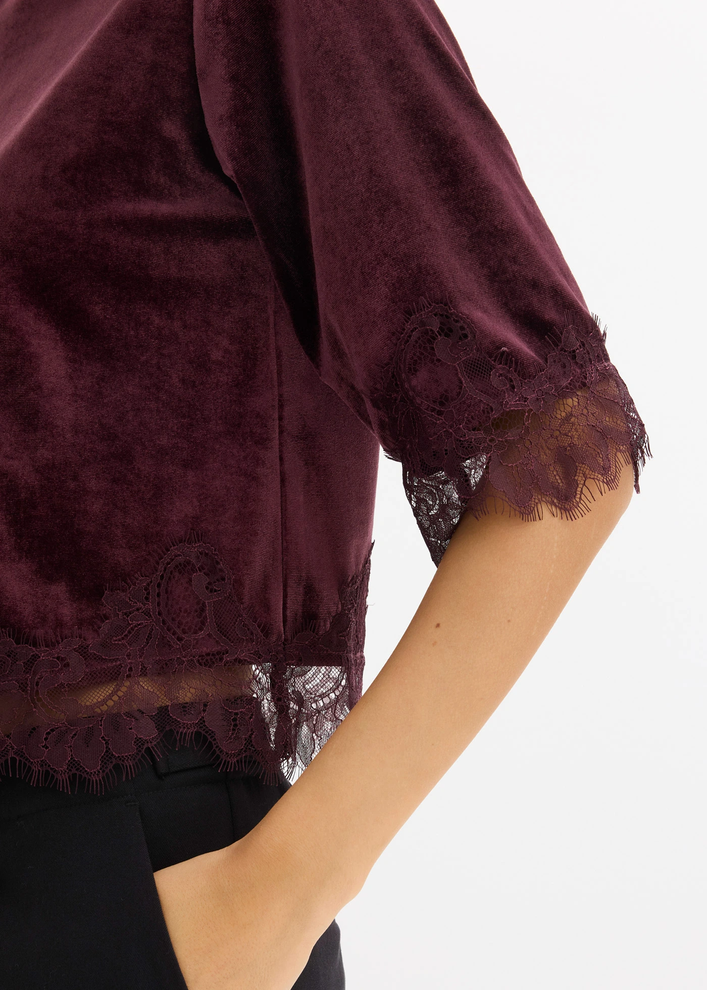 T-shirt en velours et dentelle • bordeaux • Boutique bonprix