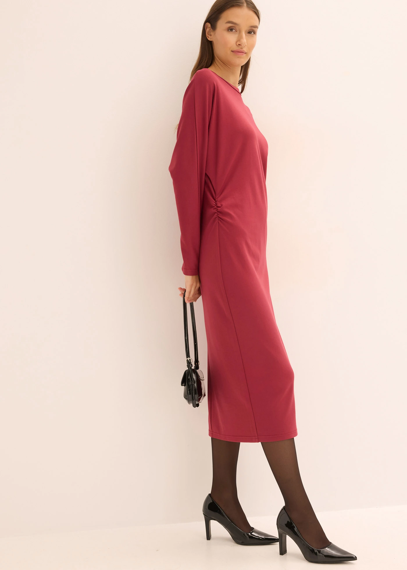 Robe midi, style néoprène • rouge prune • Boutique bonprix