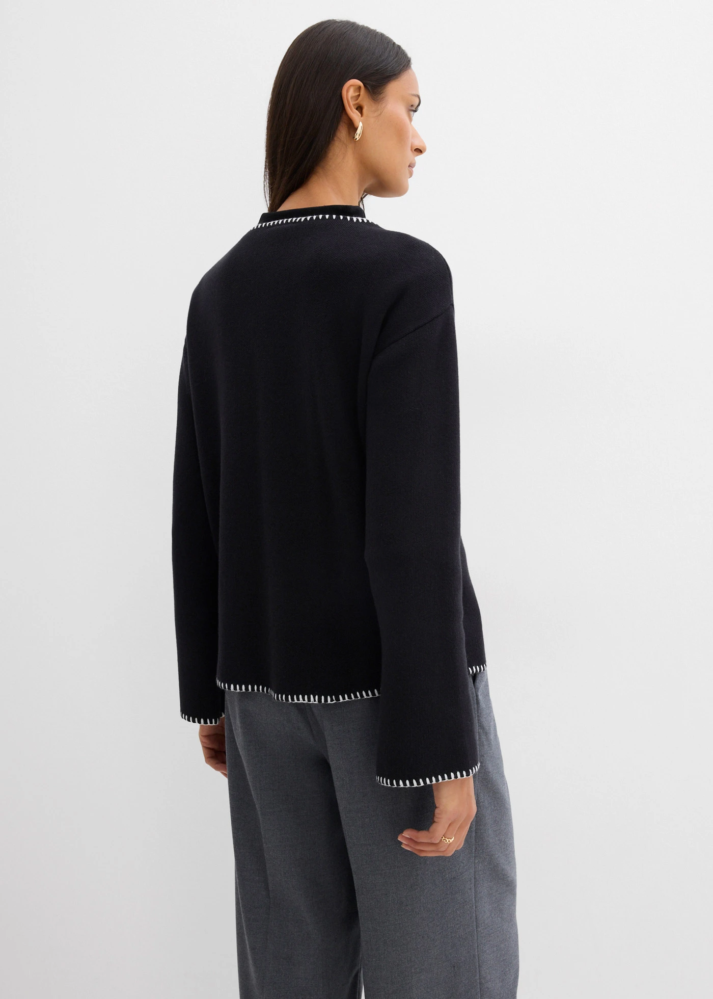 Pletený kabátek z vlněné směsi, s kontrastními detaily • černo-bílá • bonprix obchod