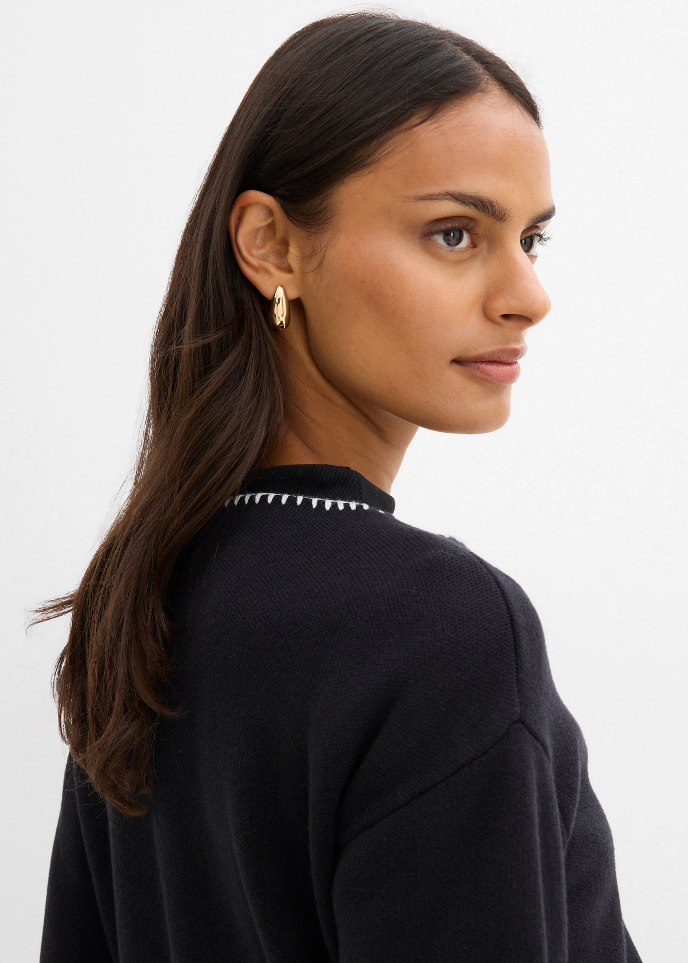 Pletený kabátek z vlněné směsi, s kontrastními detaily • černo-bílá • bonprix obchod