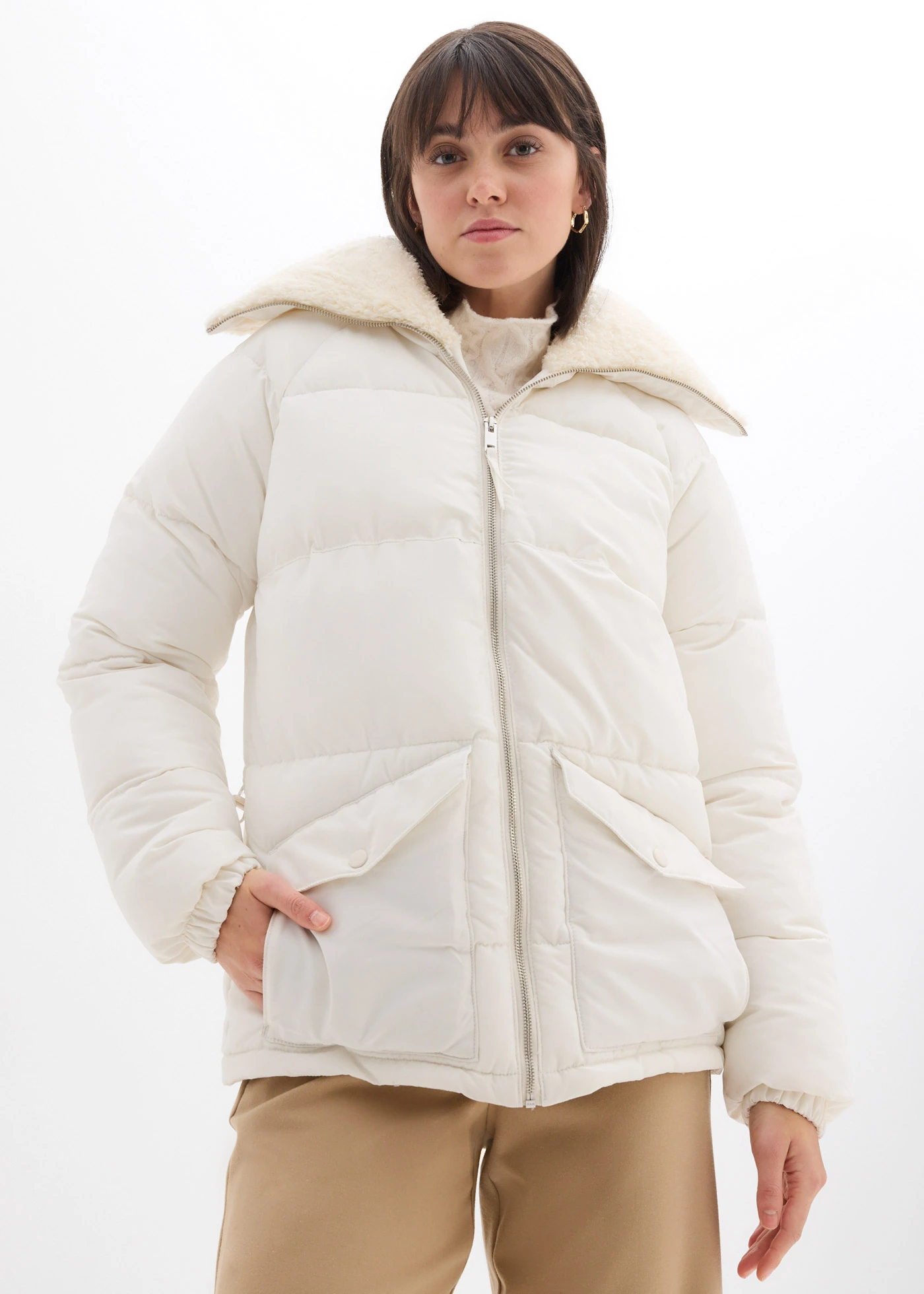 Doudoune avec col à doublure peluche • blanc nacré • Boutique bonprix