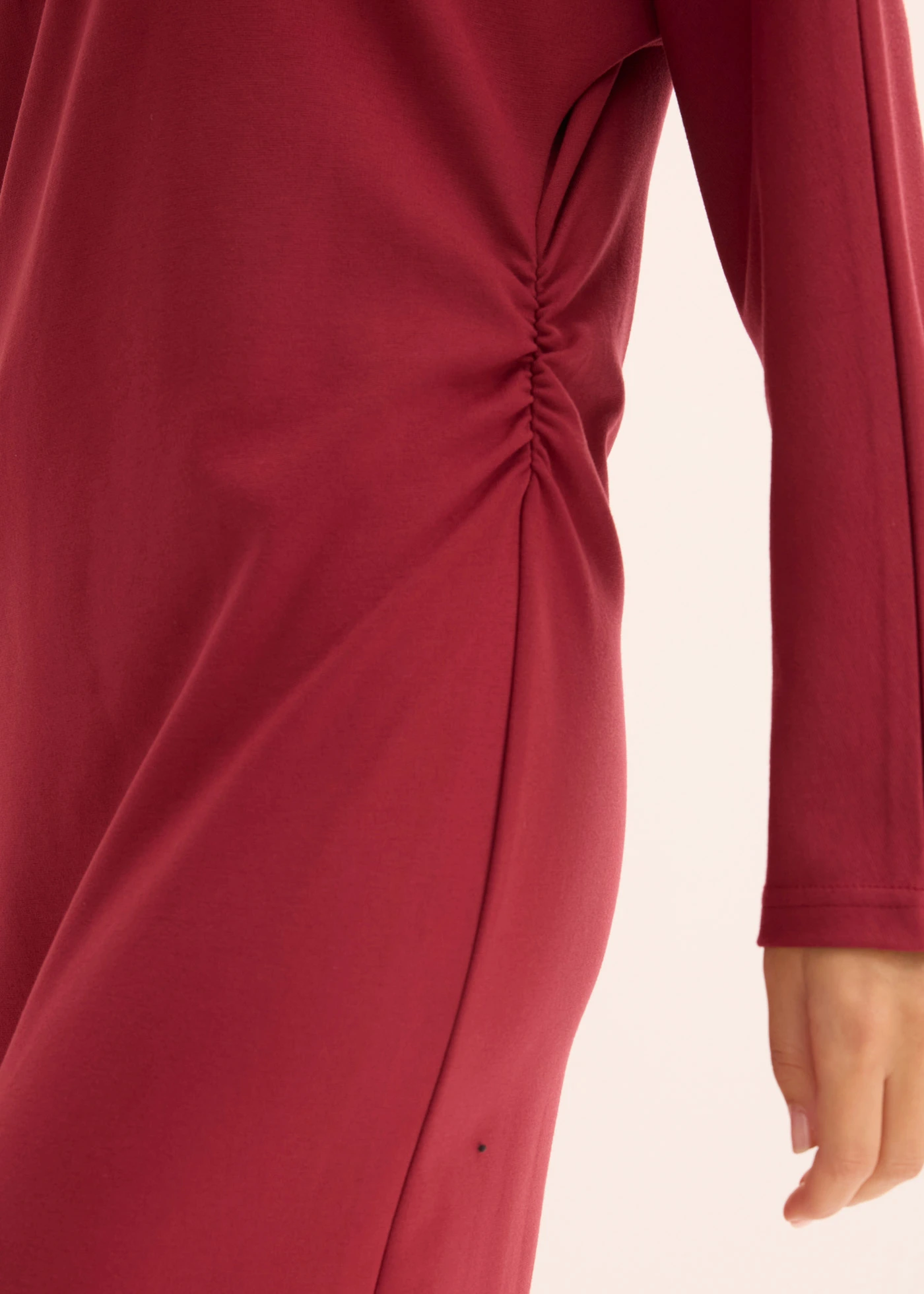 Robe midi, style néoprène • rouge prune • Boutique bonprix