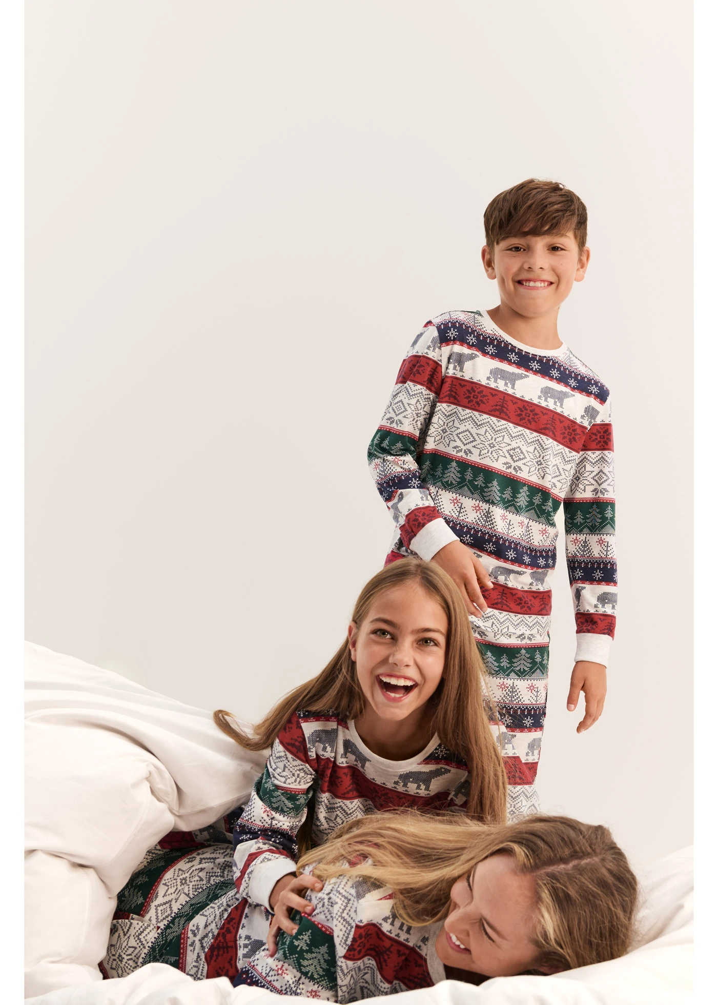 Pijama din bumbac moale cu gentuță cadou • bej natur melanj cu imprimeu • magazin bonprix