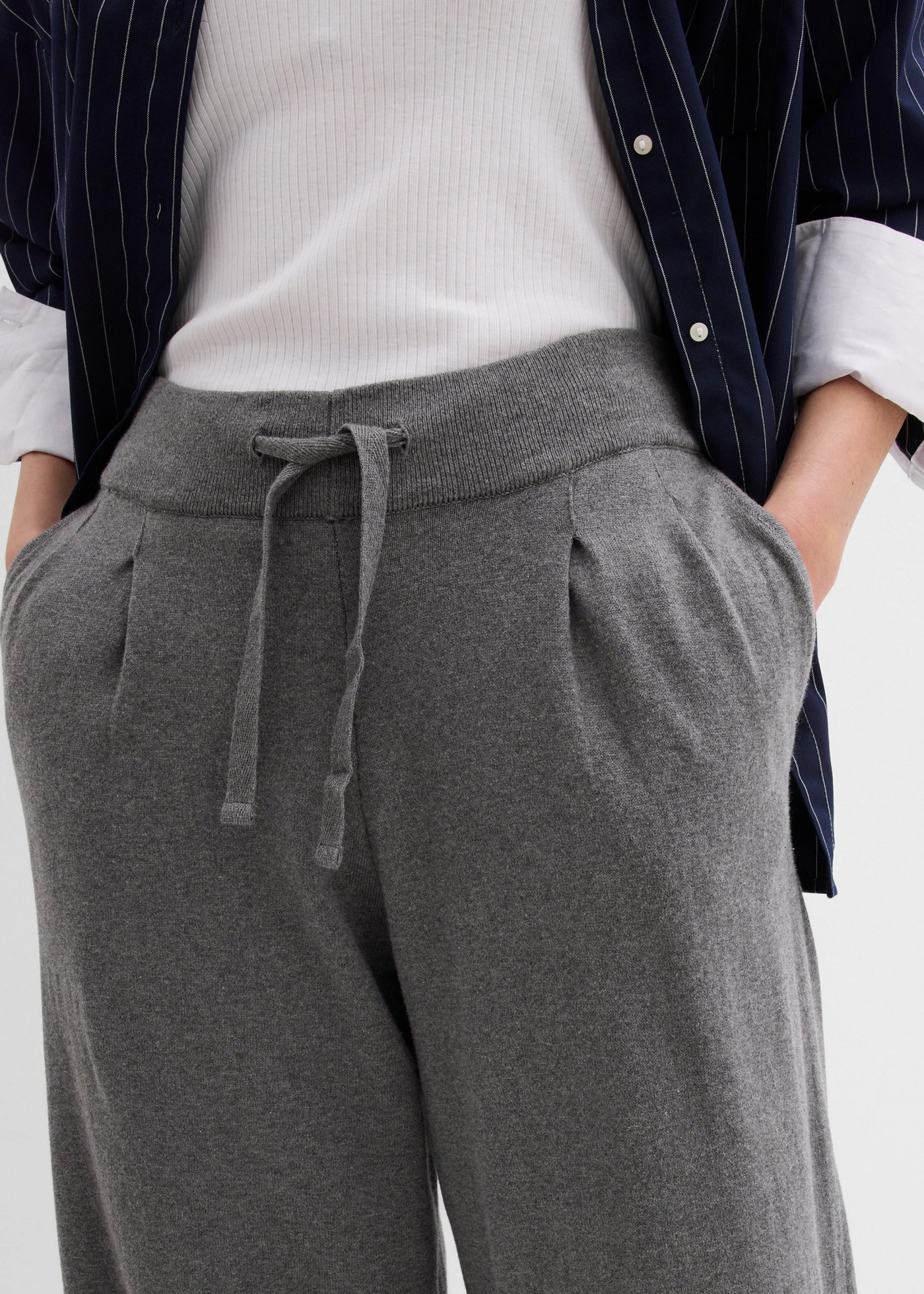 Pletené kalhoty z měkké směsi s kašmírem • šedý melír • bonprix obchod