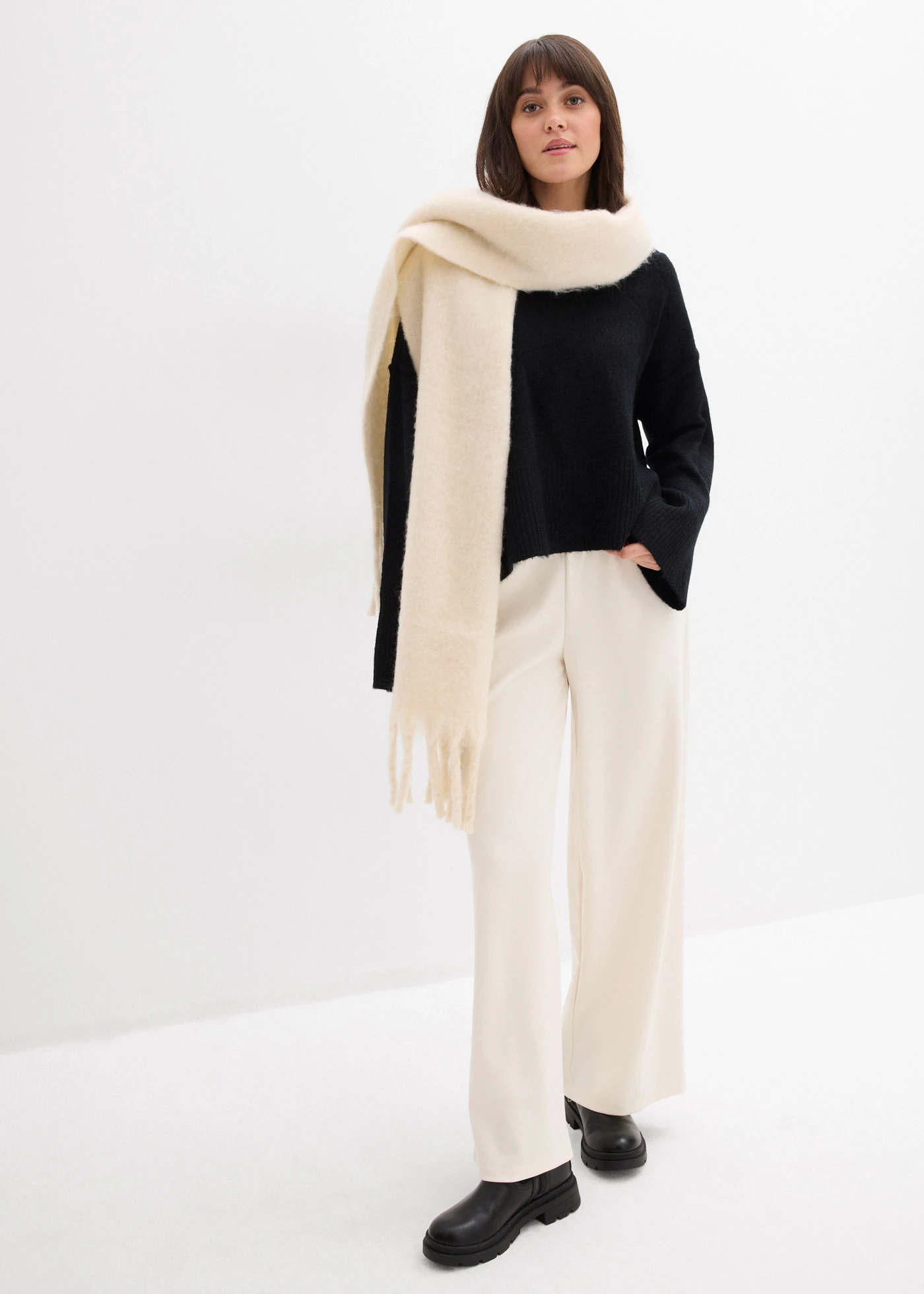 Oversized svetr • černá • bonprix obchod