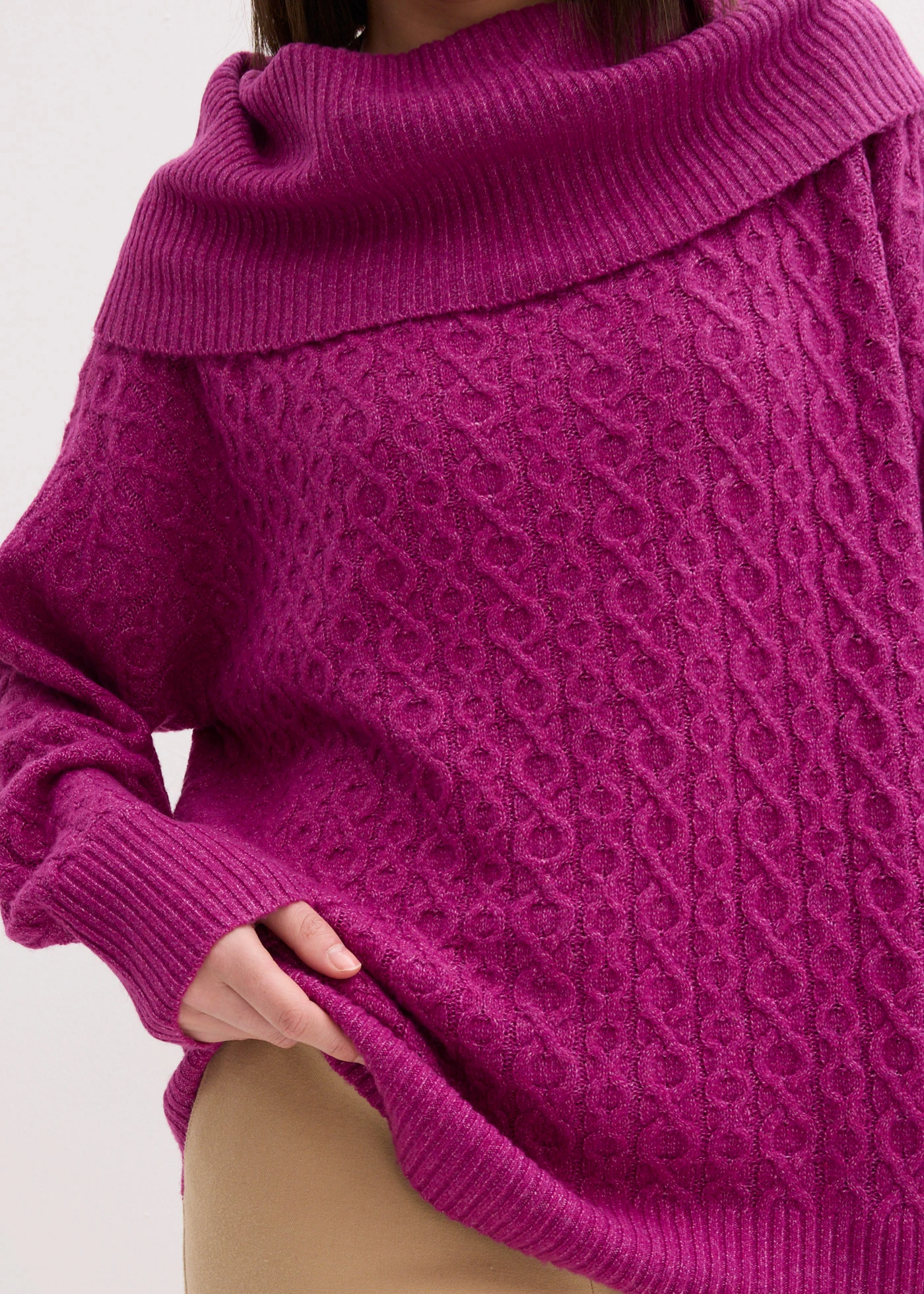 Sweter we wzór w warkocze • ciemna fuksja • sklep bonprix