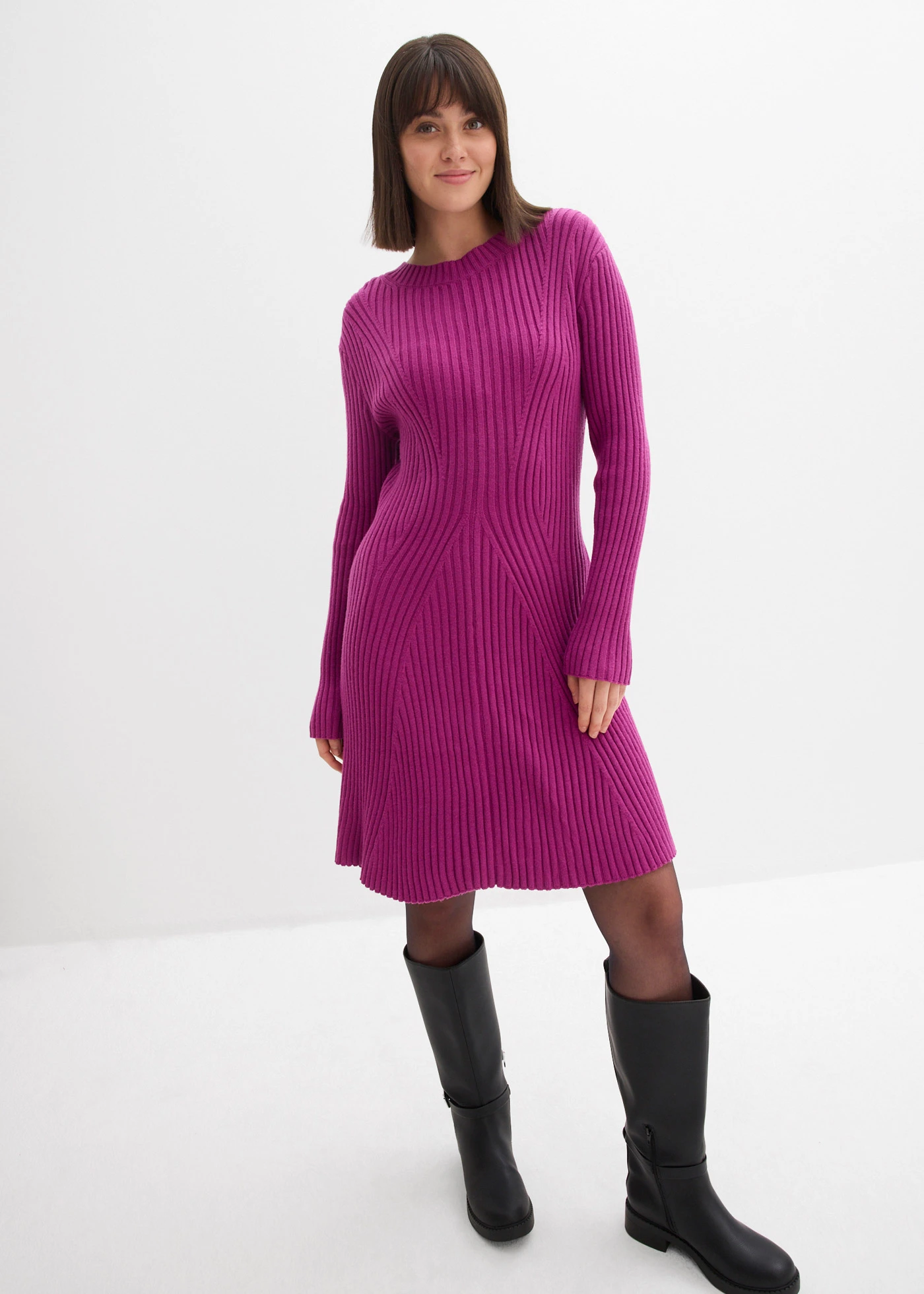 Rochie mini tricotată din amestec moale de viscoză • fucsia închis • magazin bonprix