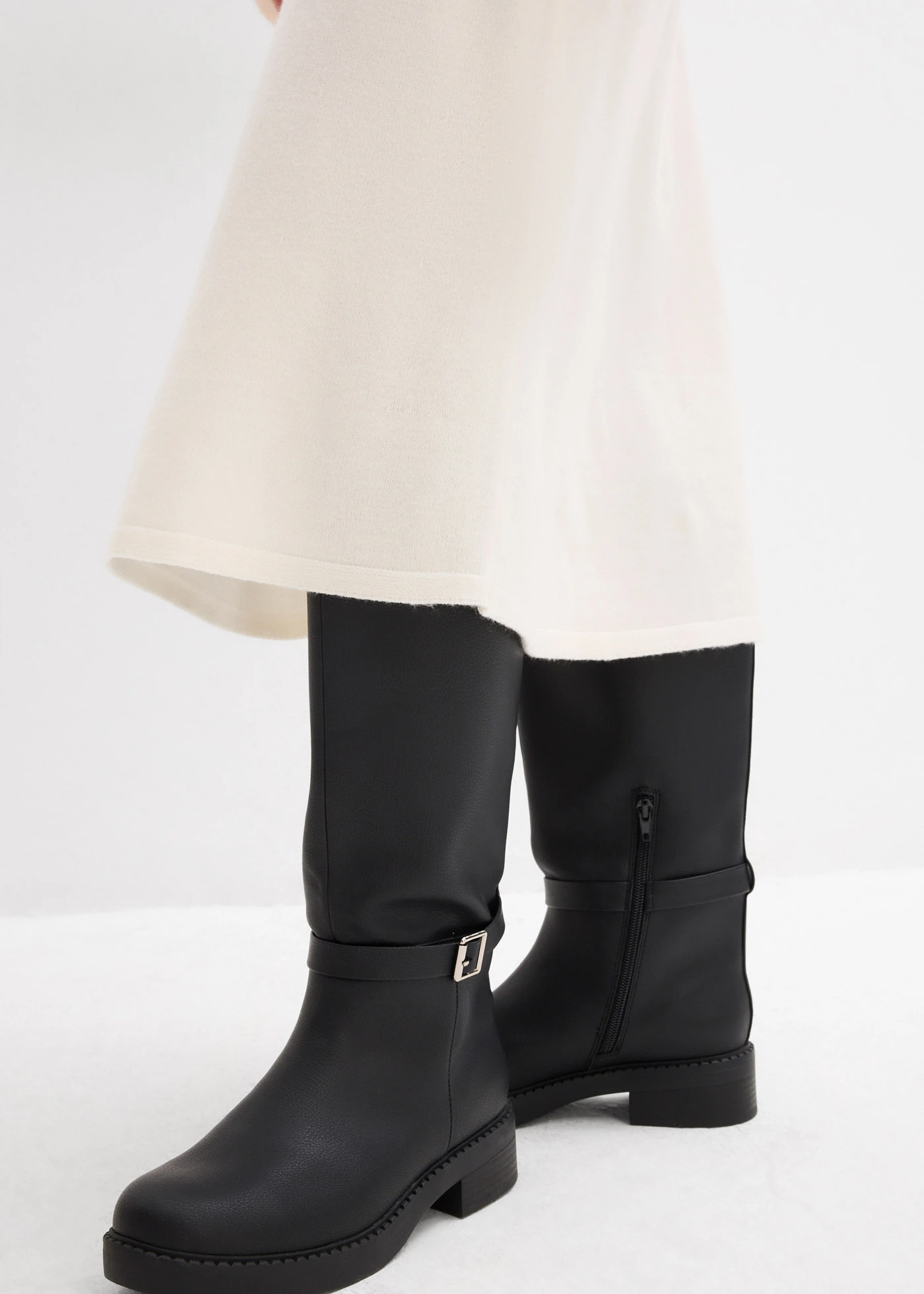 Jupe midi en maille douce • blanc nacré • Boutique bonprix