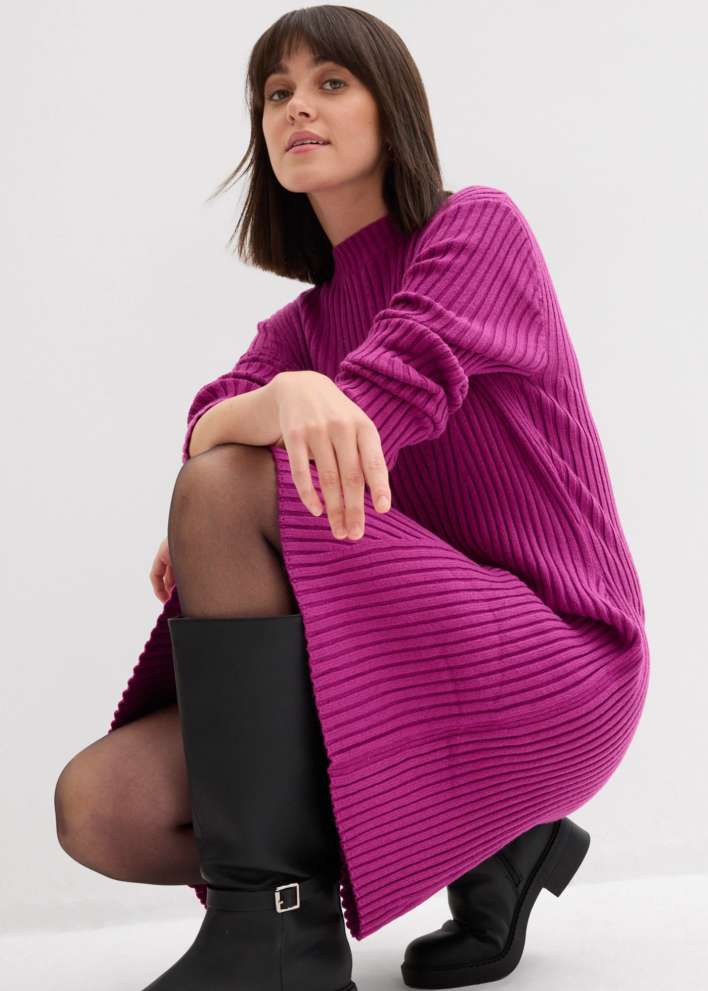 Rochie mini tricotată din amestec moale de viscoză • fucsia închis • magazin bonprix