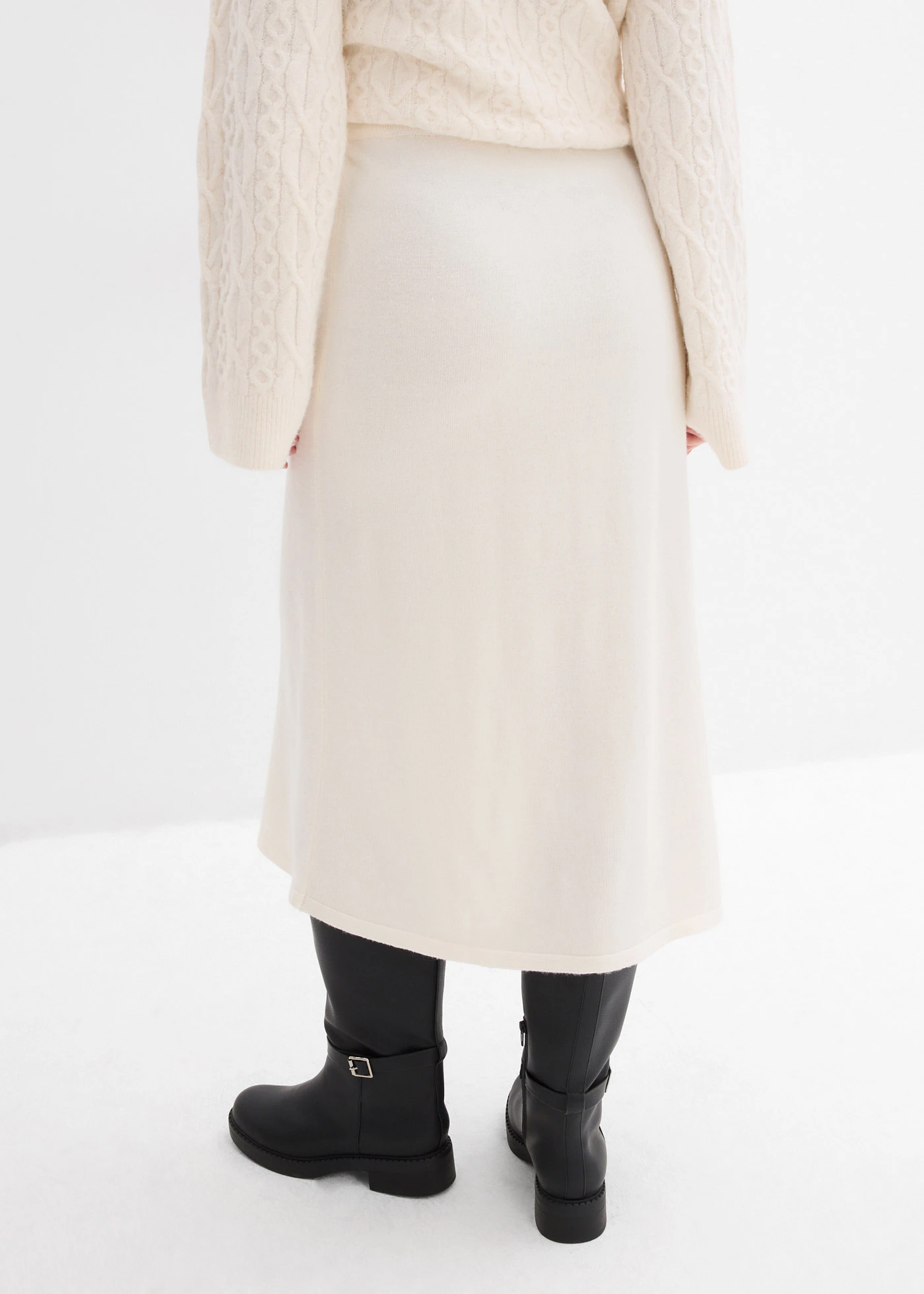 Jupe midi en maille douce • blanc nacré • Boutique bonprix