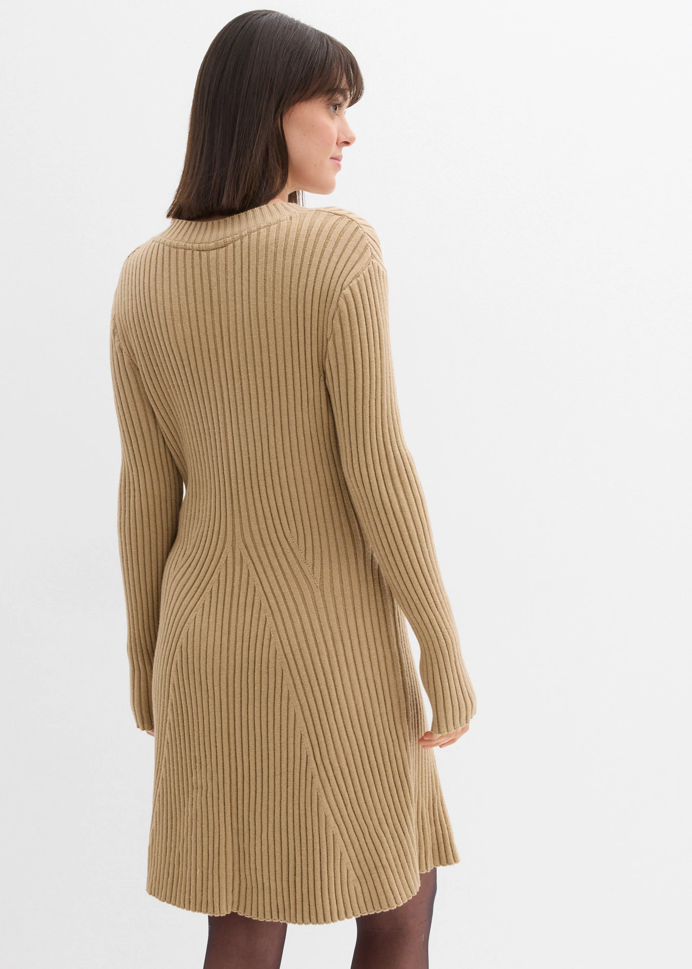 Rochie mini tricotată din amestec moale de viscoză • kaki deschis • magazin bonprix