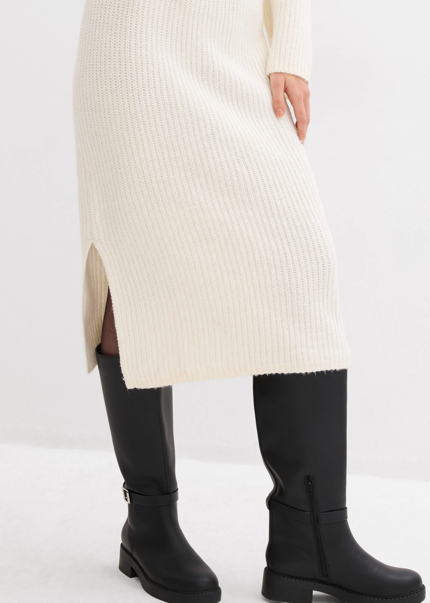 Pletené šaty, vrúbkované • perlovo biela • obchod bonprix