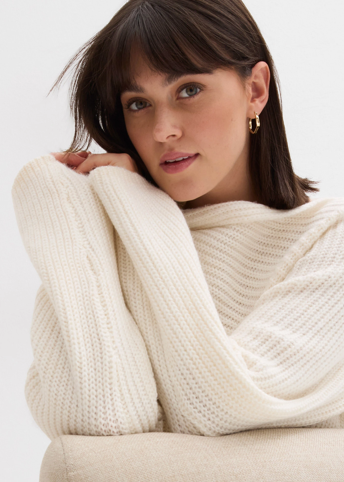 Pulover oversize cu model ripsat • alb perlat • magazin bonprix