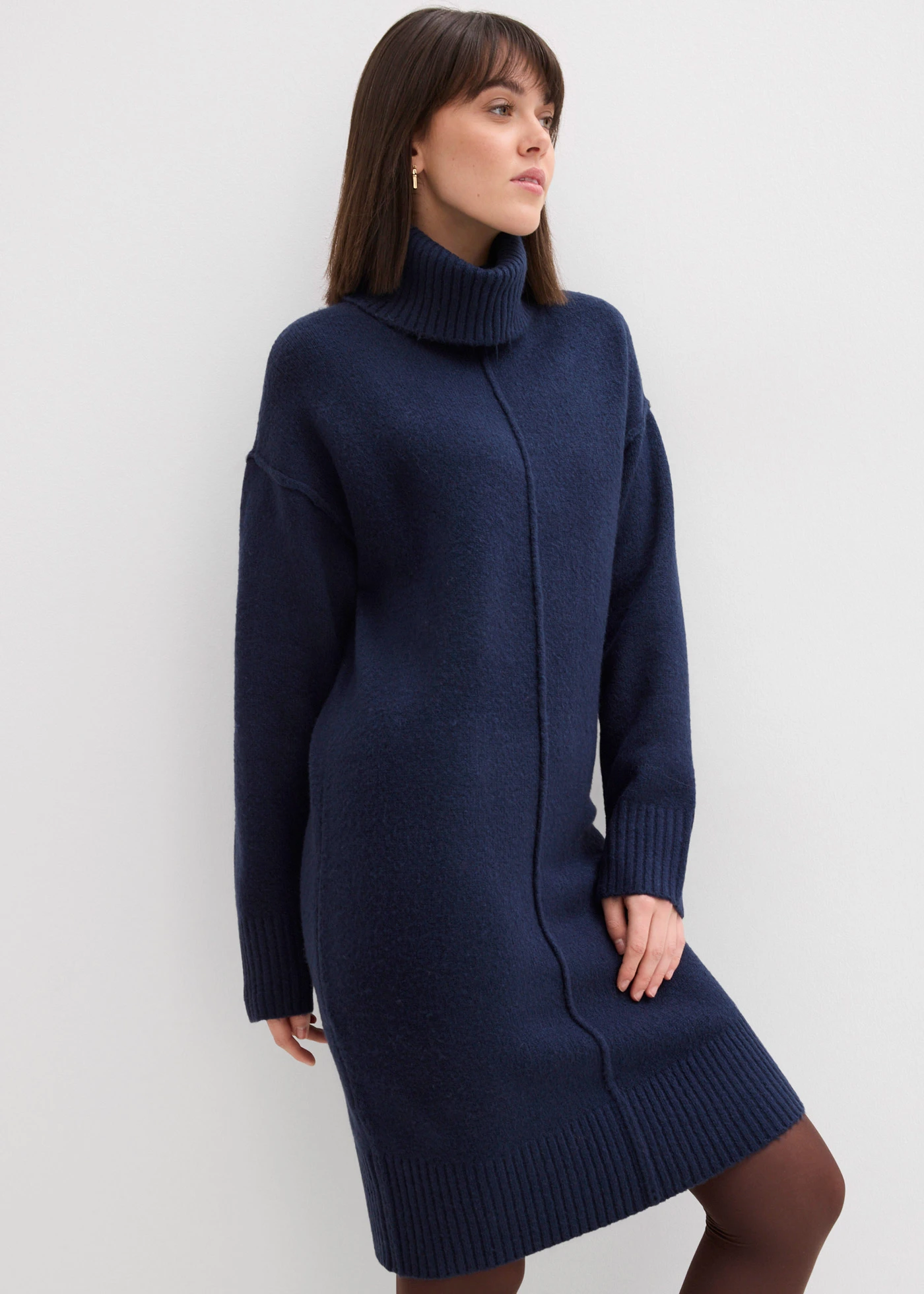 Rochie tricotată cu cusătură decorativă • bleumarin melanj • magazin bonprix