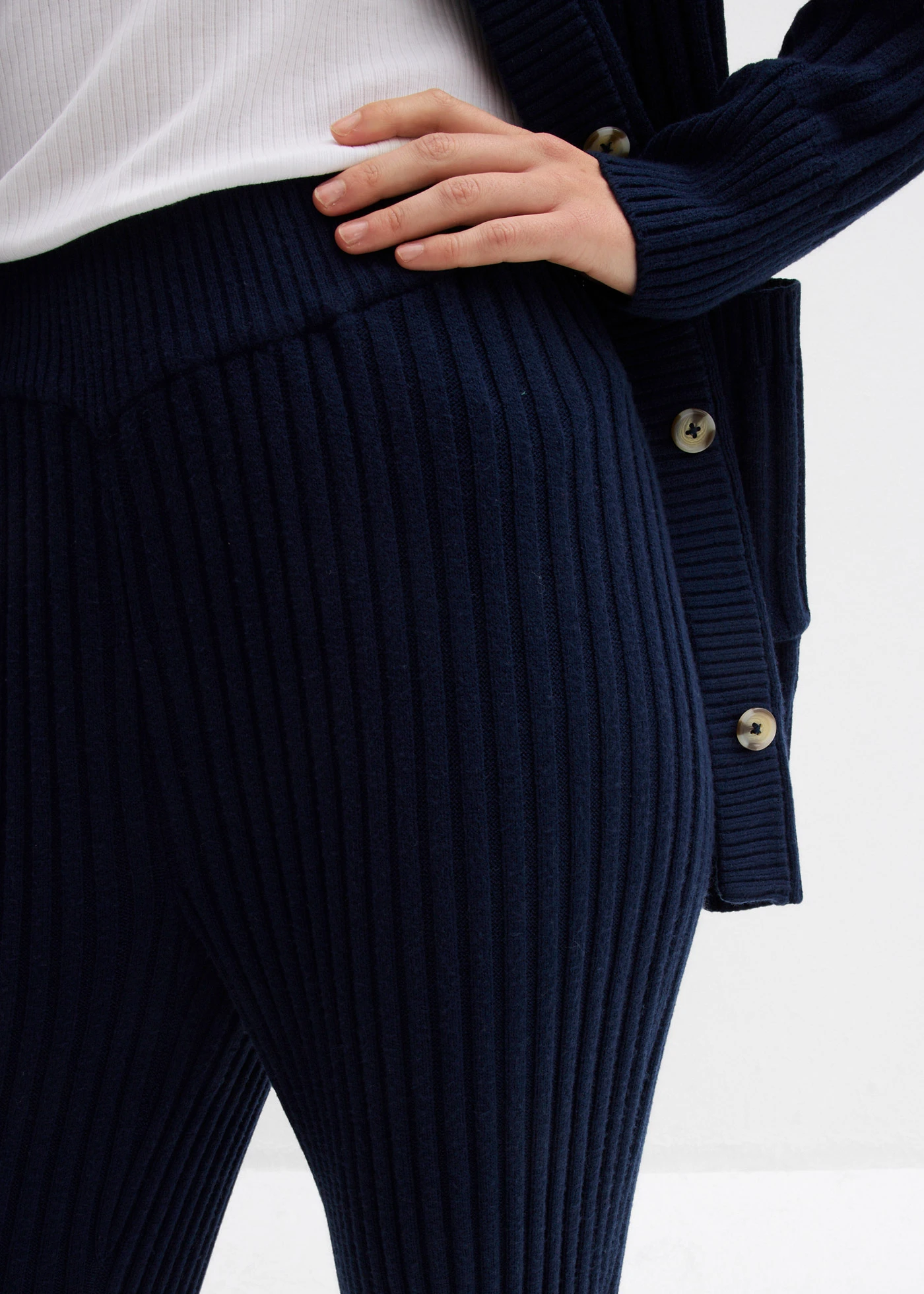 Pantalon en maille douce • bleu foncé • Boutique bonprix