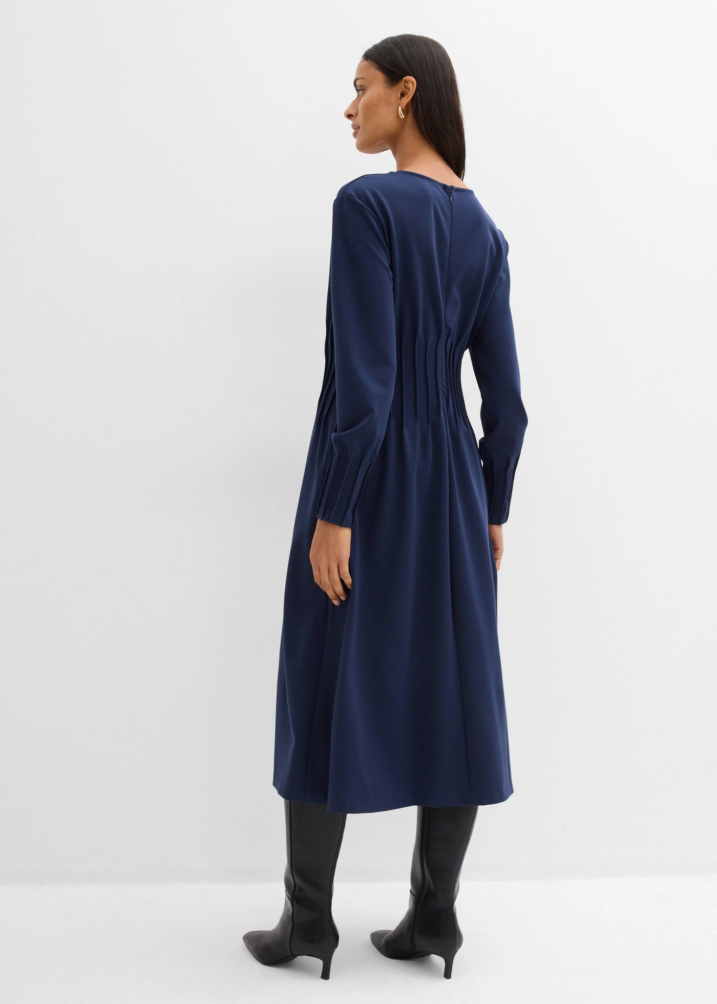 Robe confortable avec plis décoratifs • bleu foncé • Boutique bonprix
