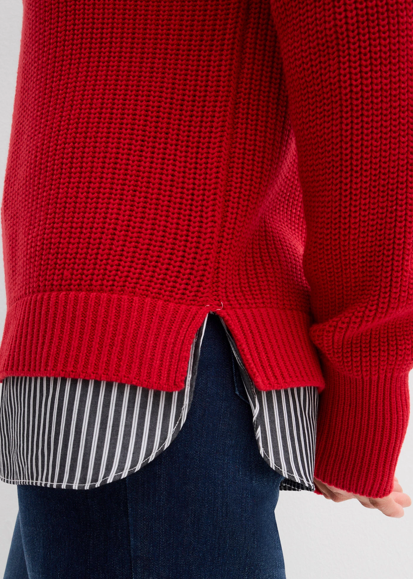 Trui met blouse-inzetstuk • lavarood-wit-schaduwgrijs • bonprix online shop