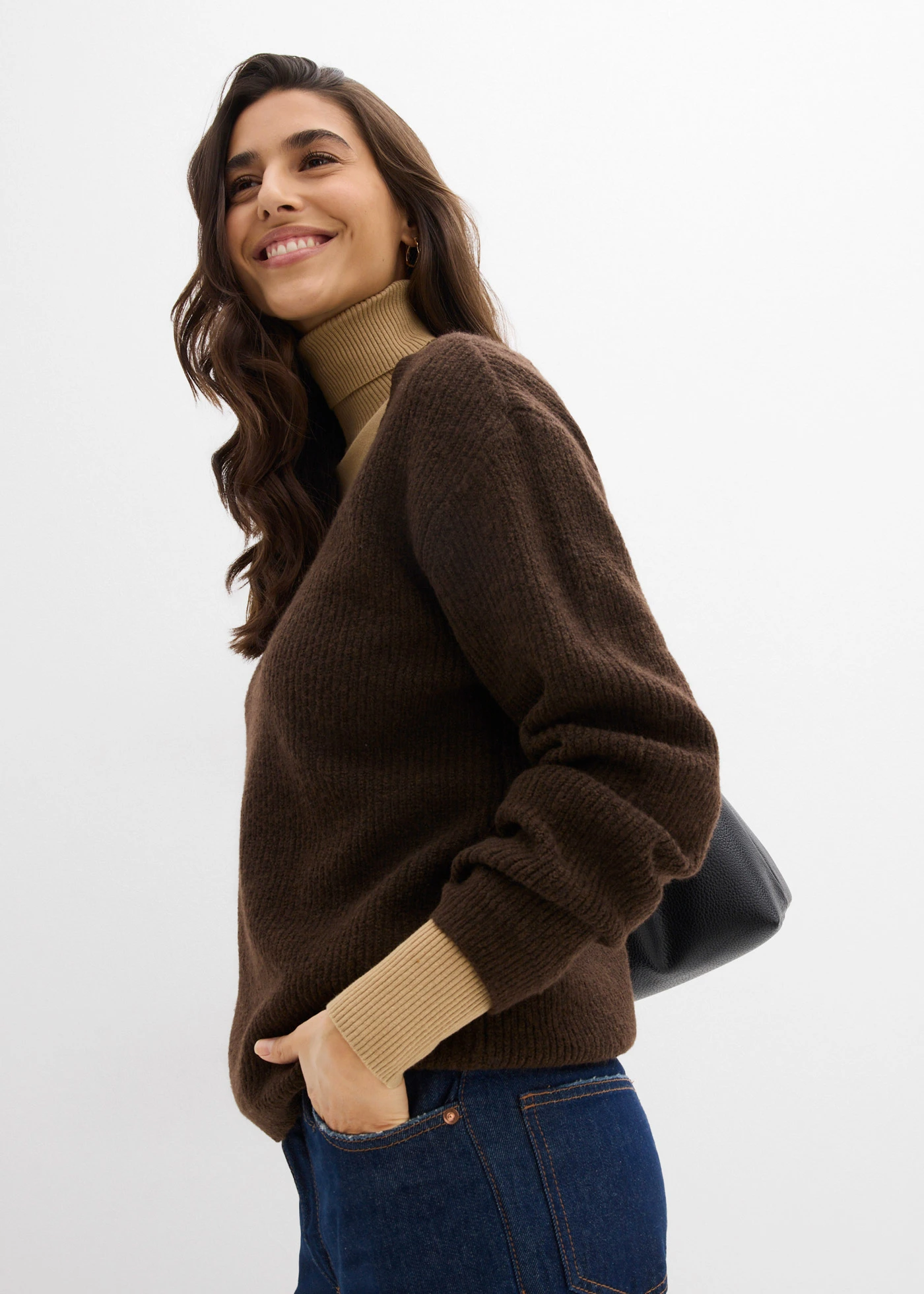 Pull en maille avec col V profond • marron foncé-noir chiné • Boutique bonprix