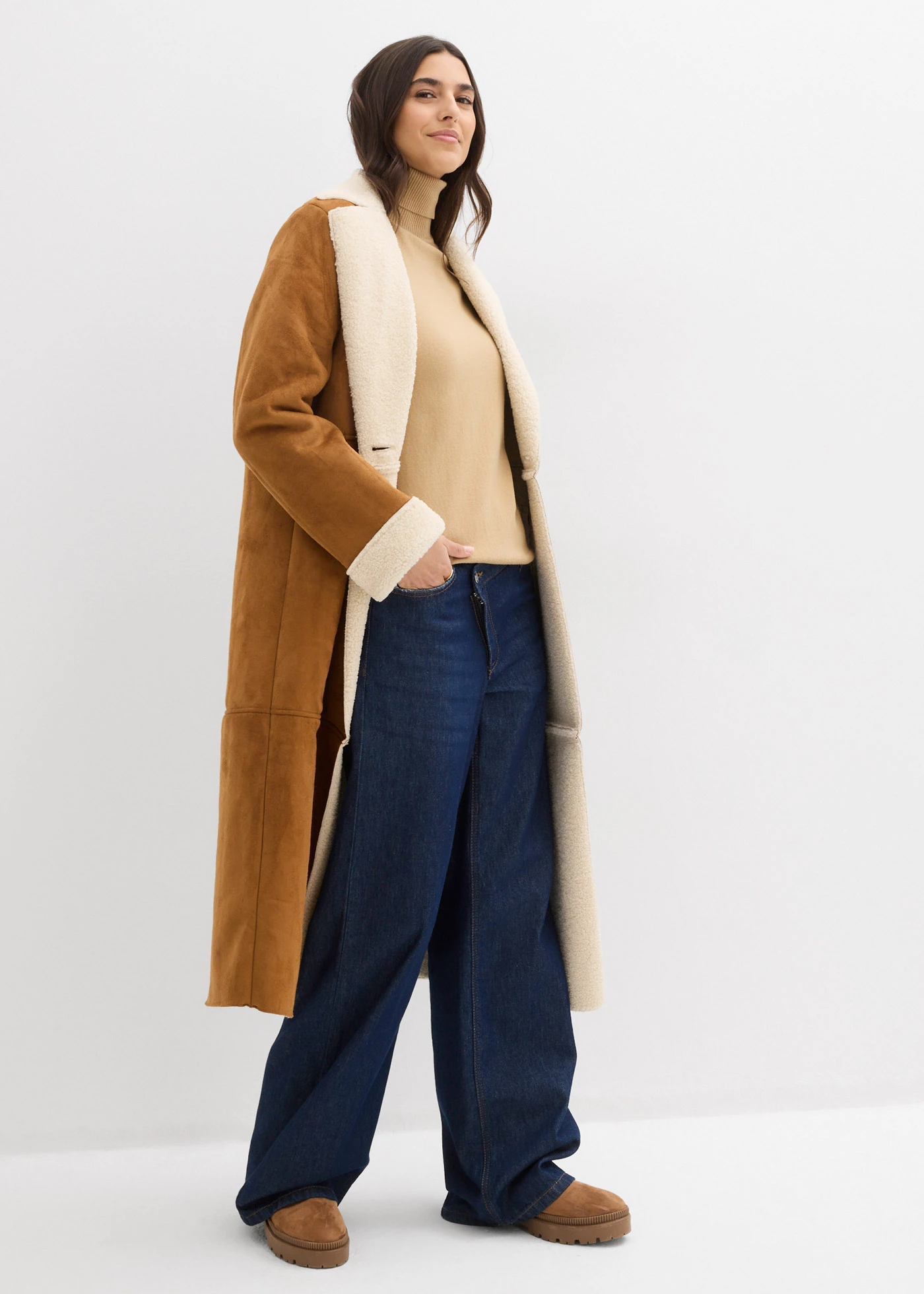 Cienki sweter z golfem • jasny khaki • sklep bonprix