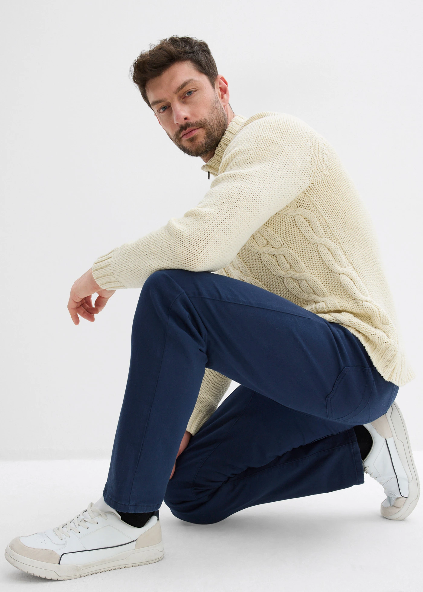 Strečové termo kalhoty Regular Fit, Straight, hebce měkká flanelová podšívka • tmavě modrá • bonprix obchod