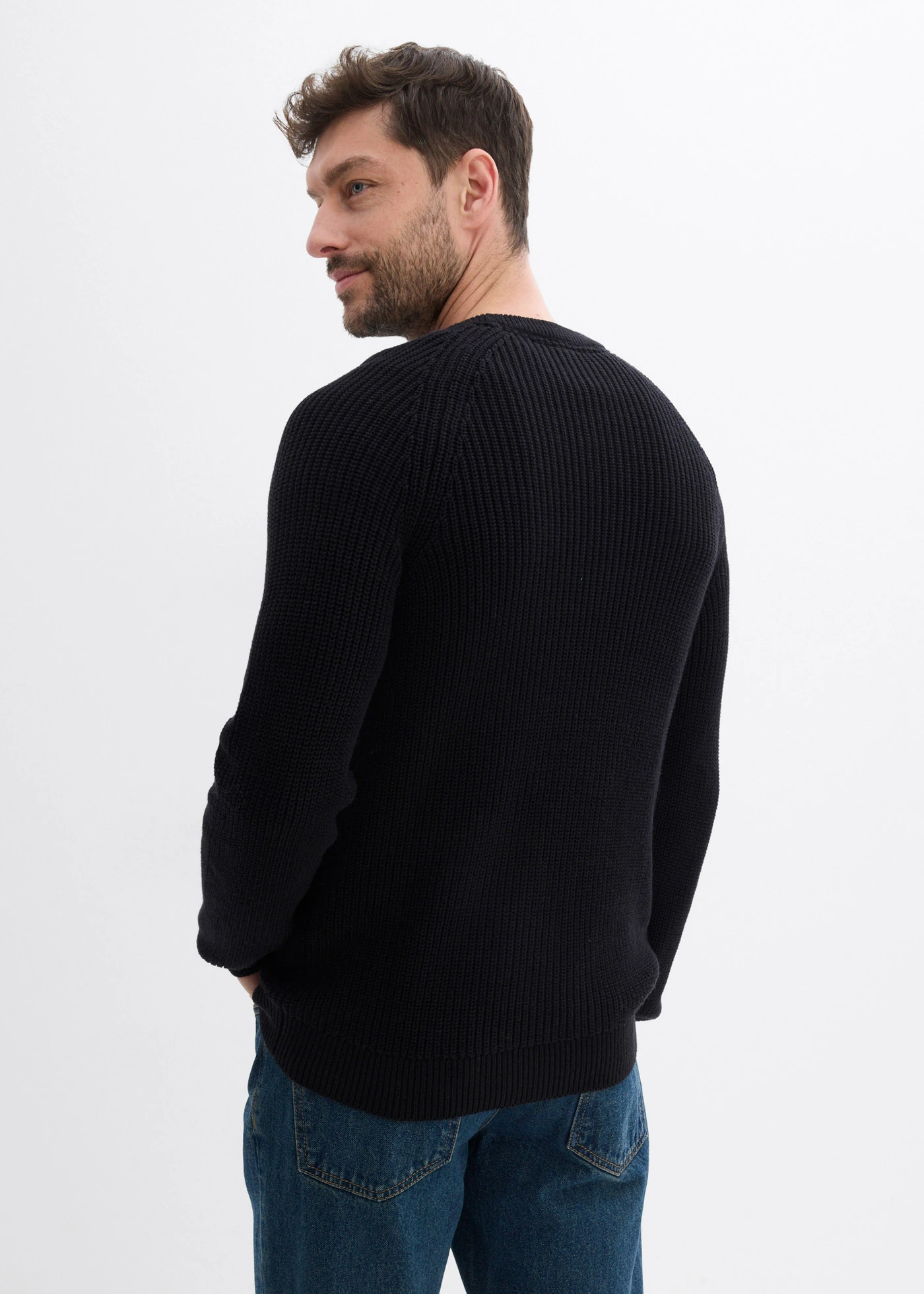 Pull doux à col rond • noir • Boutique bonprix