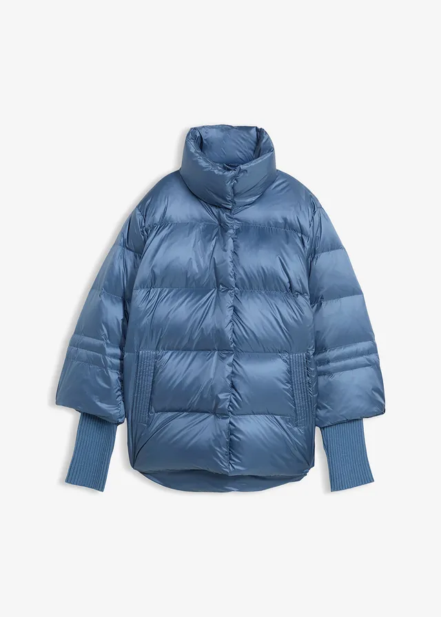 Páperová bunda s recyklovaným páperím a pletenými rukávmi • vlnovo modrá • obchod bonprix