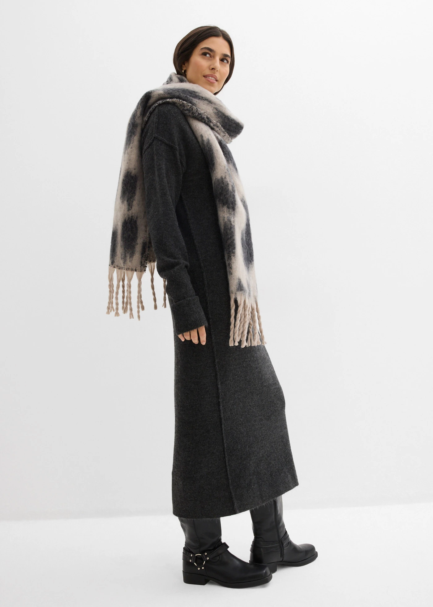 Robe pull midi • anthracite chiné • Boutique bonprix