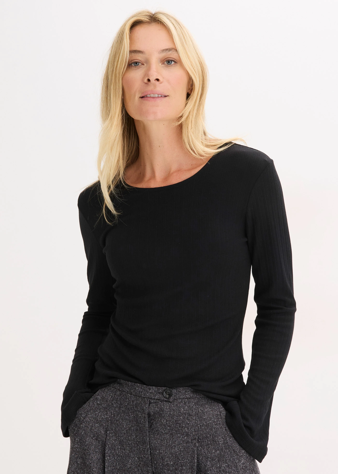 Prążkowana bluzka z długim rękawem • czarny • sklep bonprix