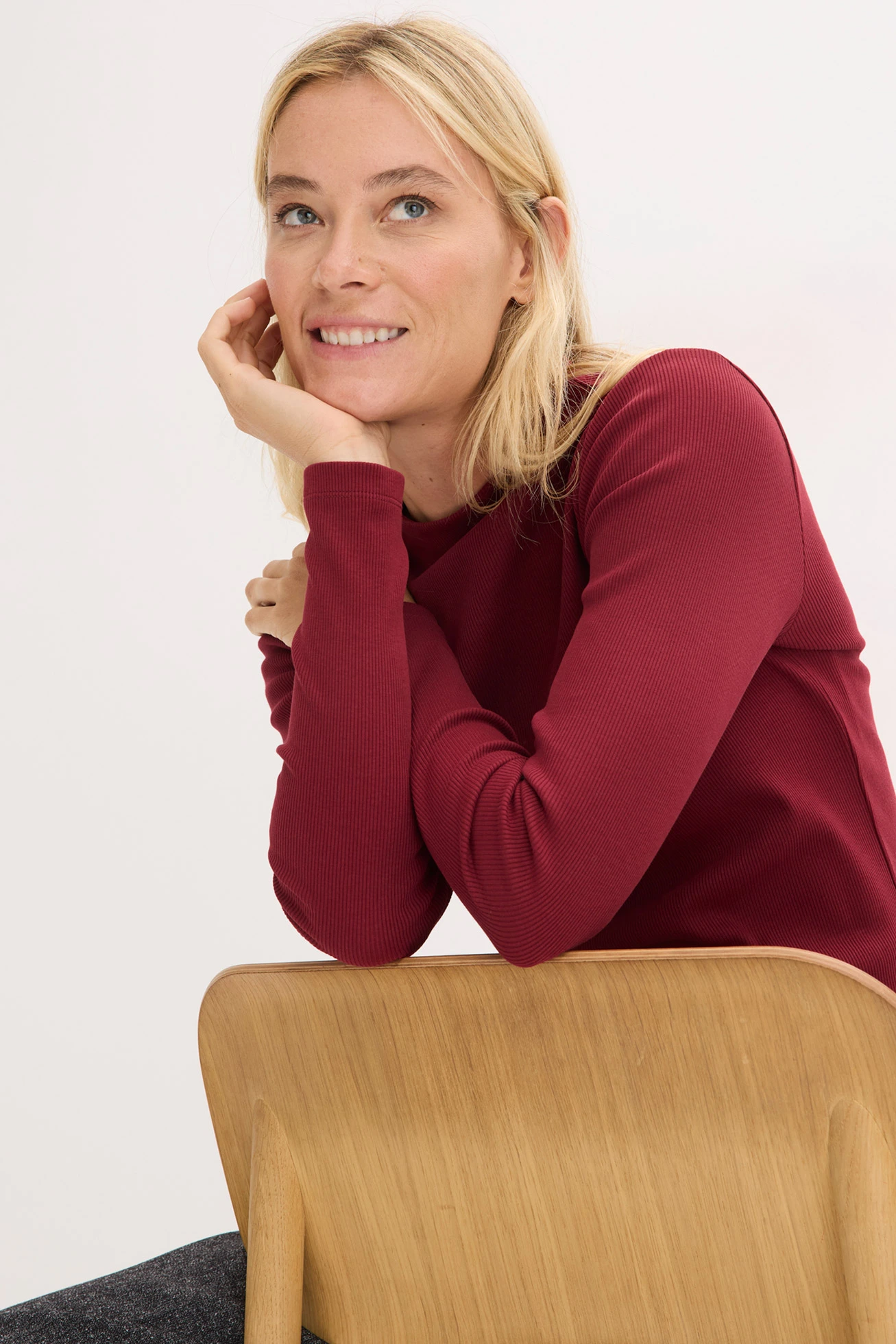 Geribde longsleeve • robijnrood • bonprix online shop