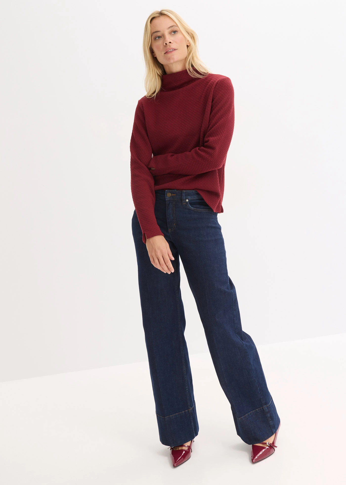 Sweat-shirt à col montant • rouge rubis • Boutique bonprix