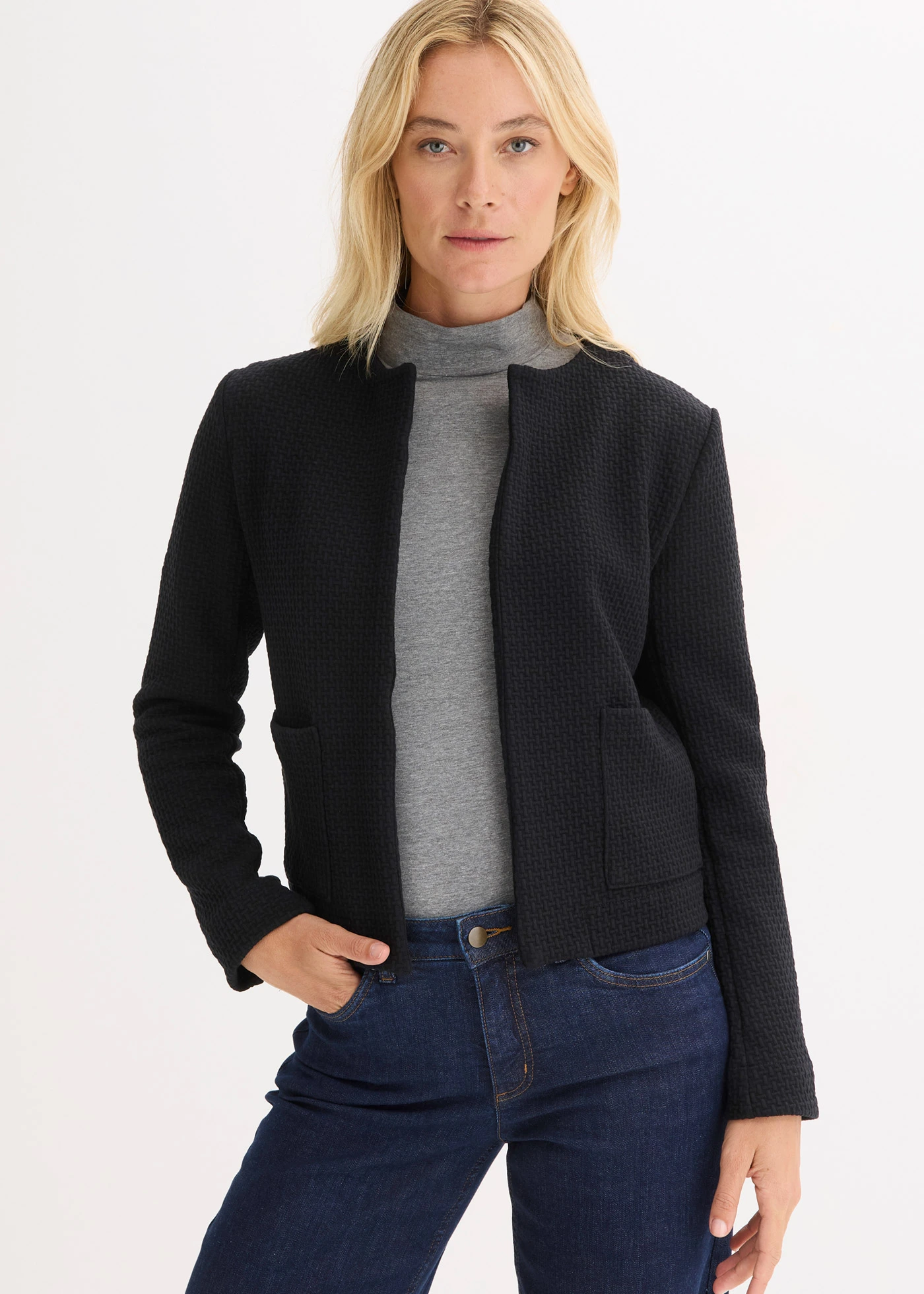 Blazer court en jersey • noir • Boutique bonprix