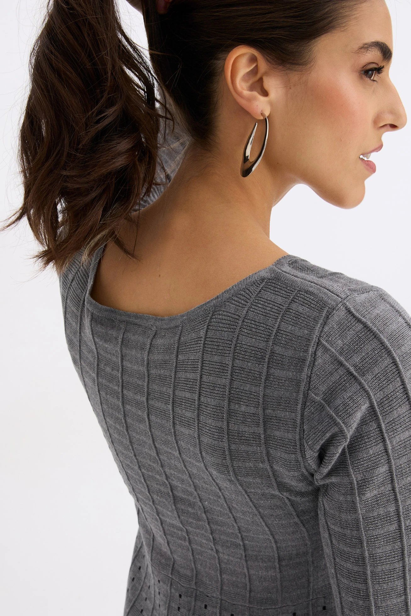 Robe douce en maille • gris chiné-noir • Boutique bonprix