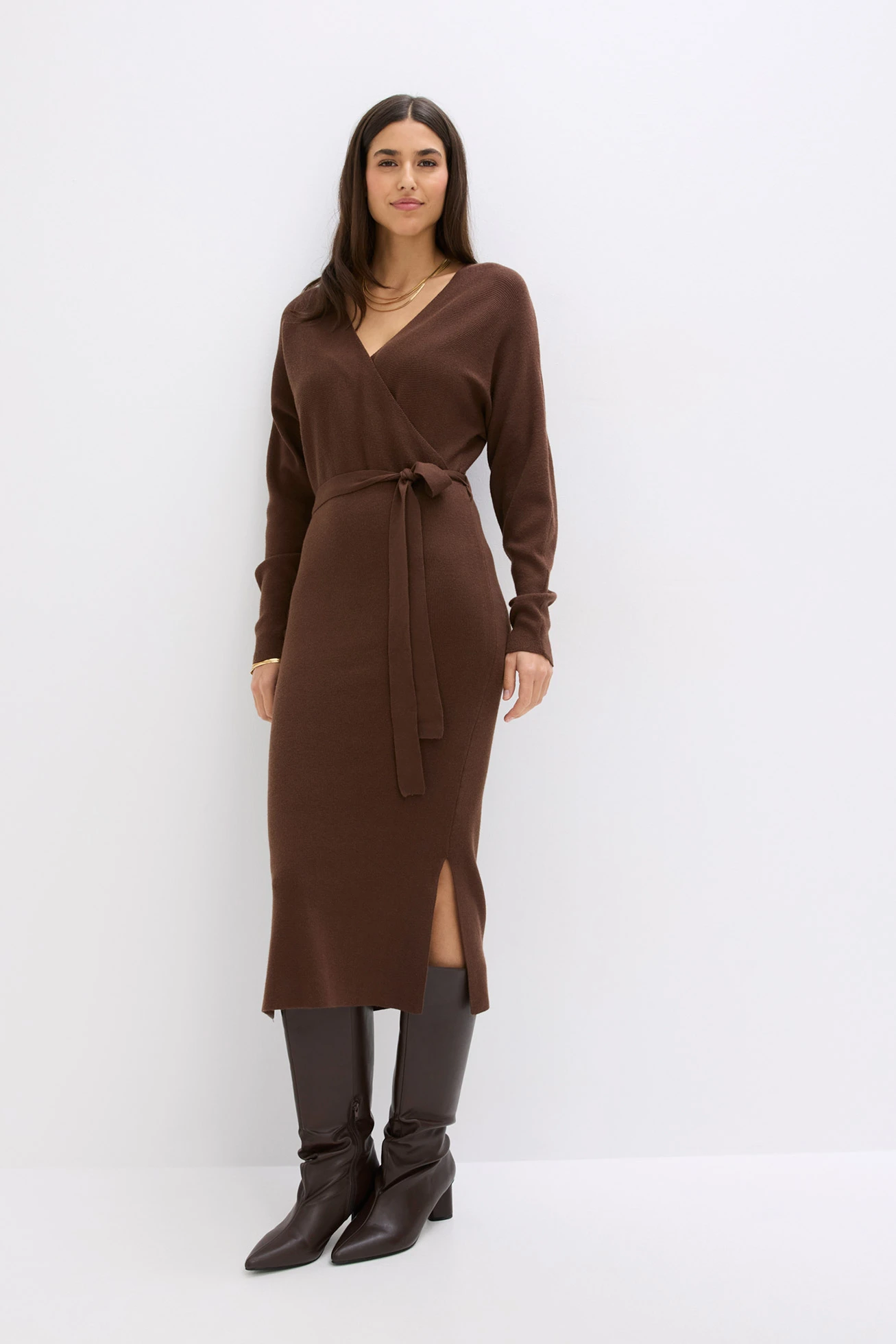 Robe fluide en maille de viscose mélangée • marron • Boutique bonprix