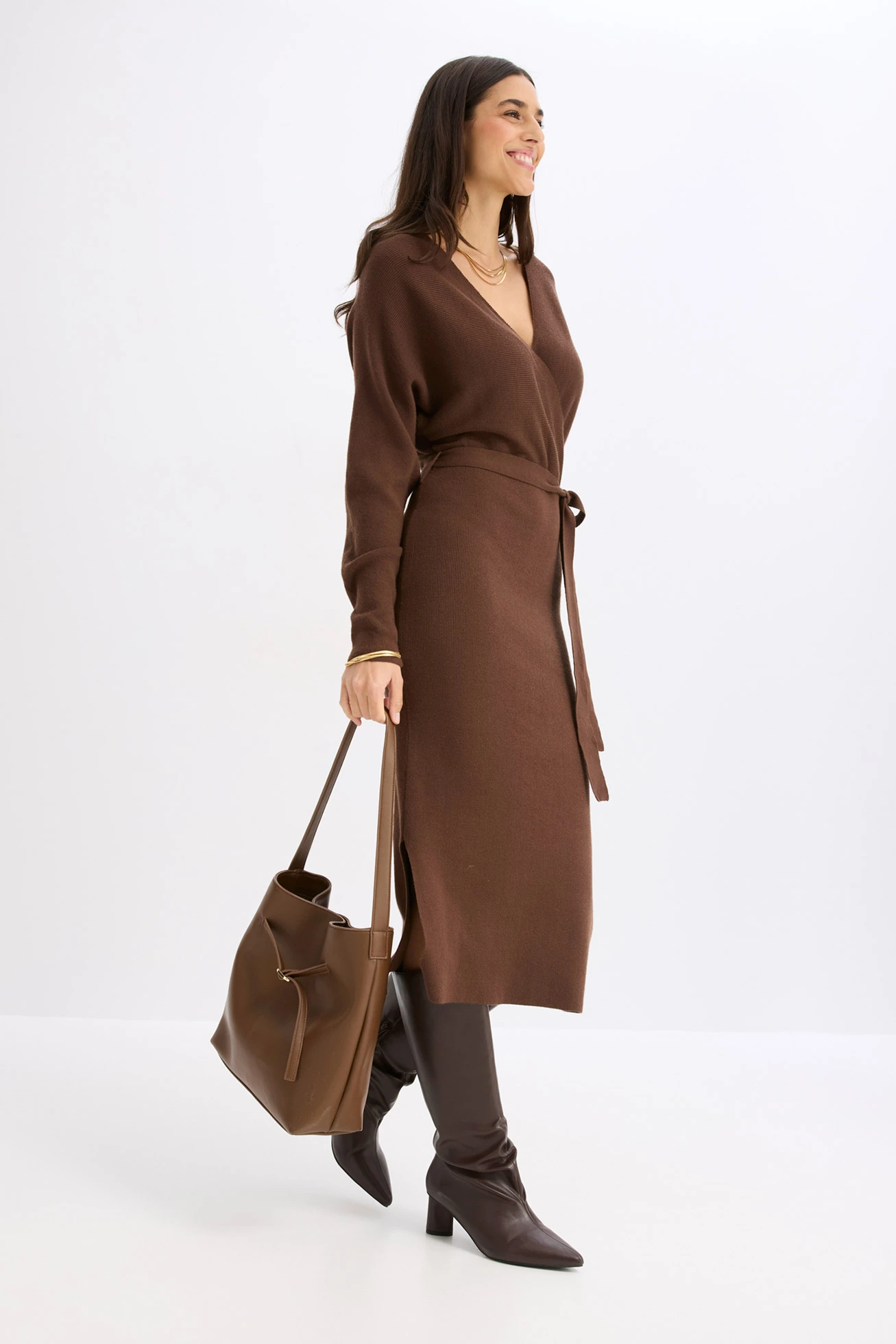 Robe fluide en maille de viscose mélangée • marron • Boutique bonprix