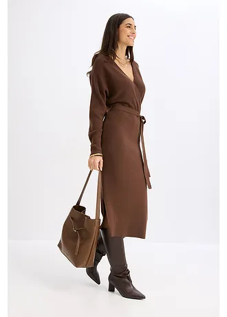 Robe pull fluide en viscose mélangée • marron • Boutique bonprix