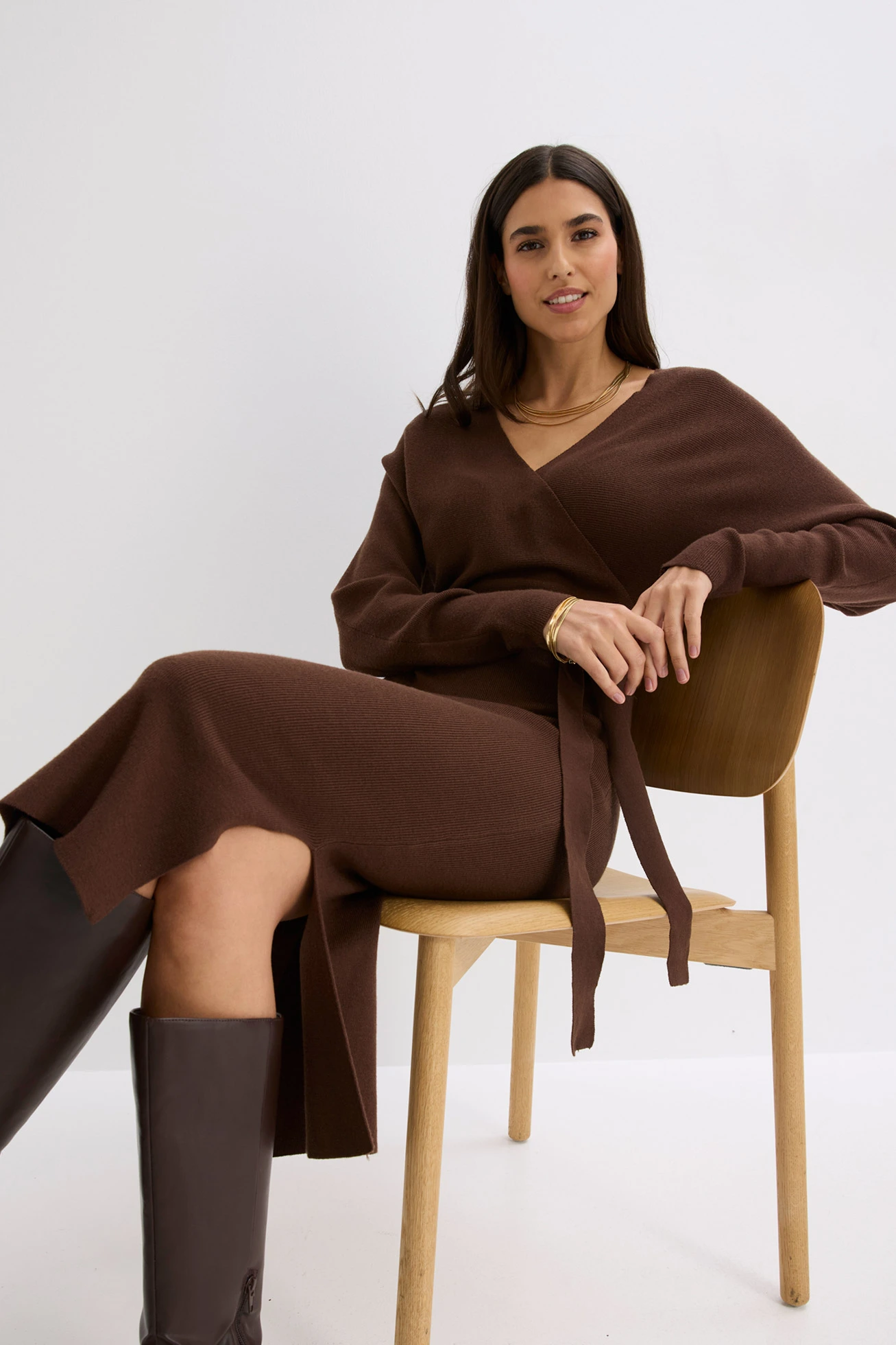 Robe fluide en maille de viscose mélangée • marron • Boutique bonprix