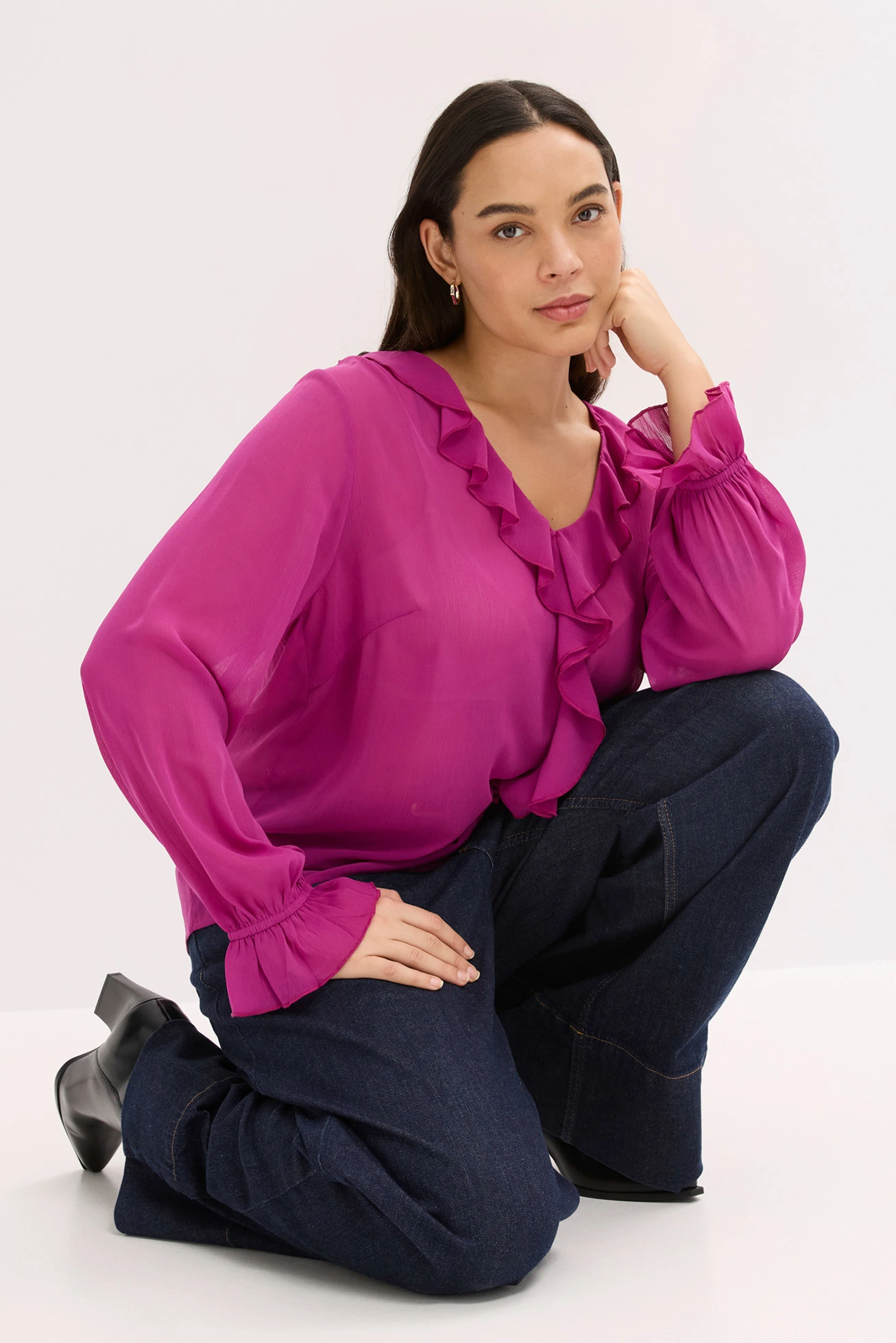 Šifonová halenka s volány • tmavě fuchsiová plus size • bonprix obchod