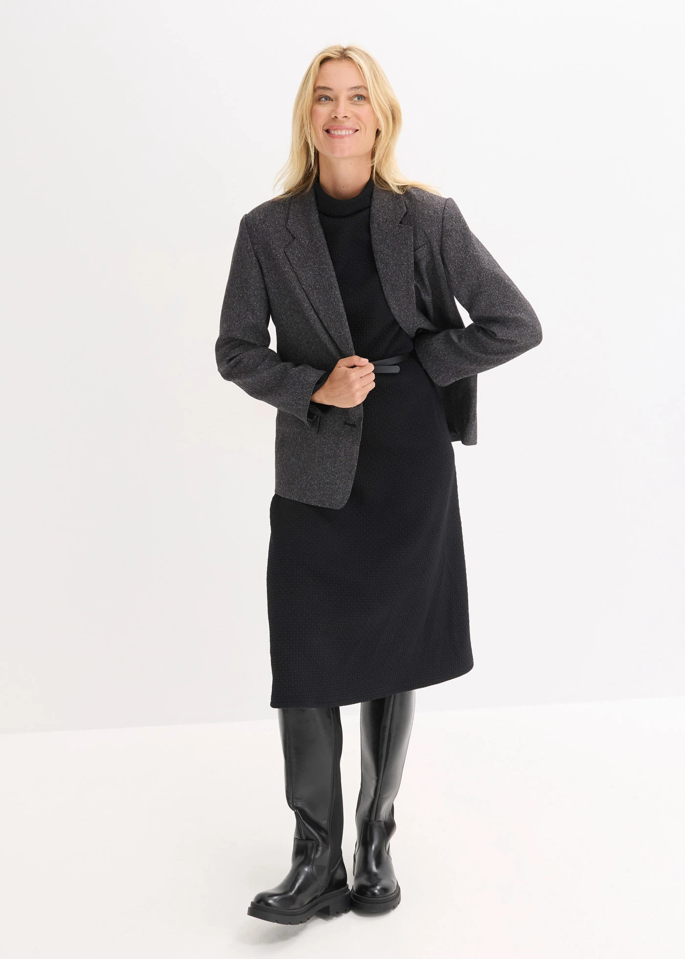 Rochie midi evazată • negru • magazin bonprix