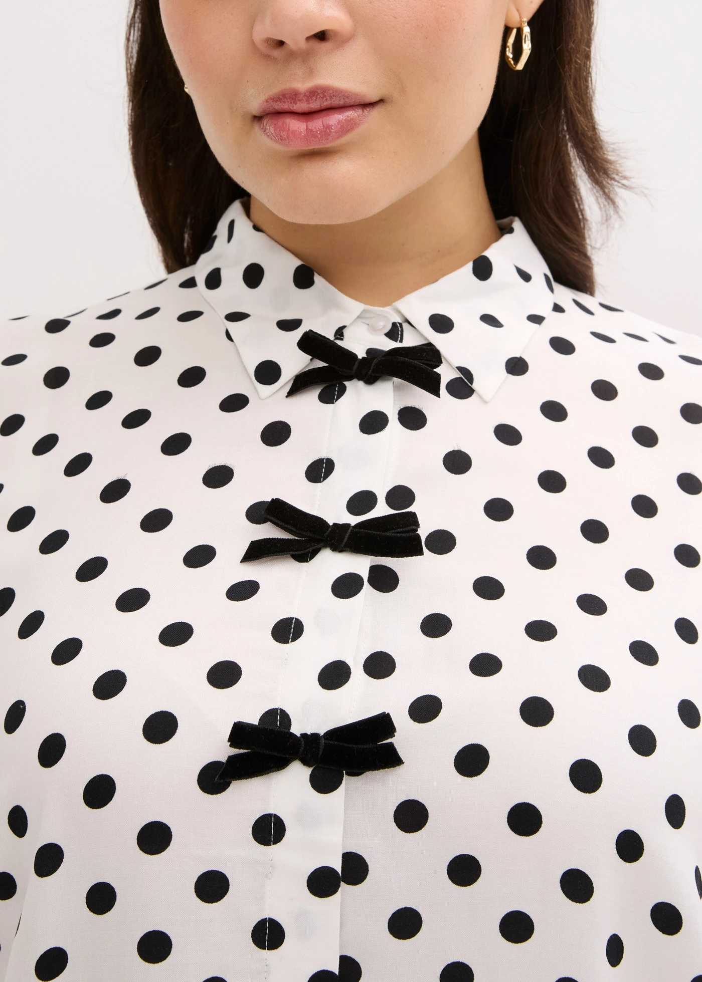 Blouse van soepele viscose • gestipt wolwit-zwart plus size • bonprix online shop