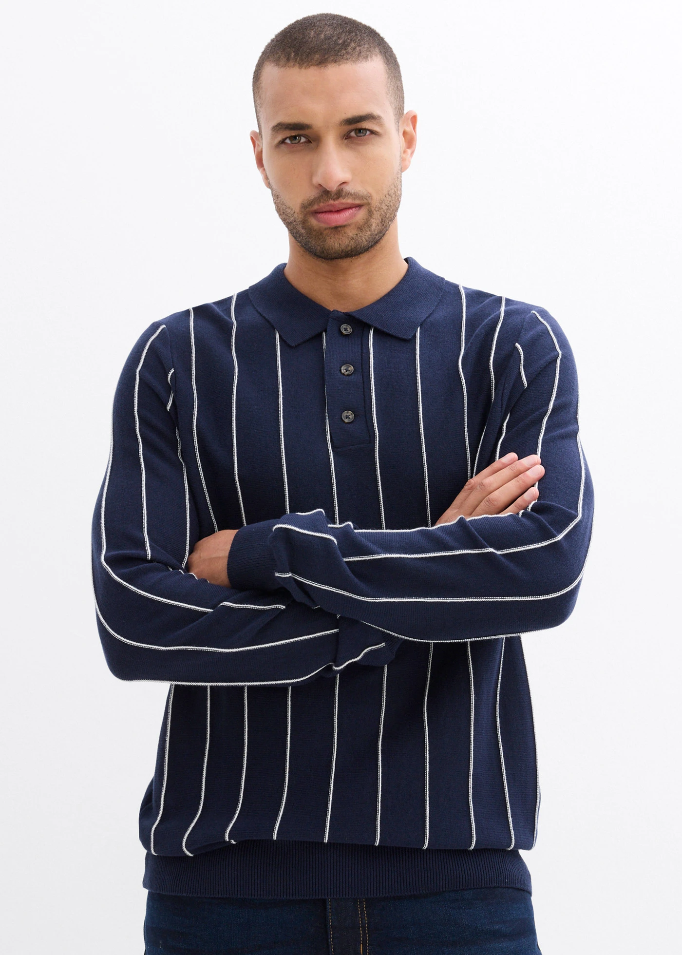 Pulover din tricotaj fin, Regular Fit • bleumarin/alb perlat cu dungi verticale • magazin bonprix