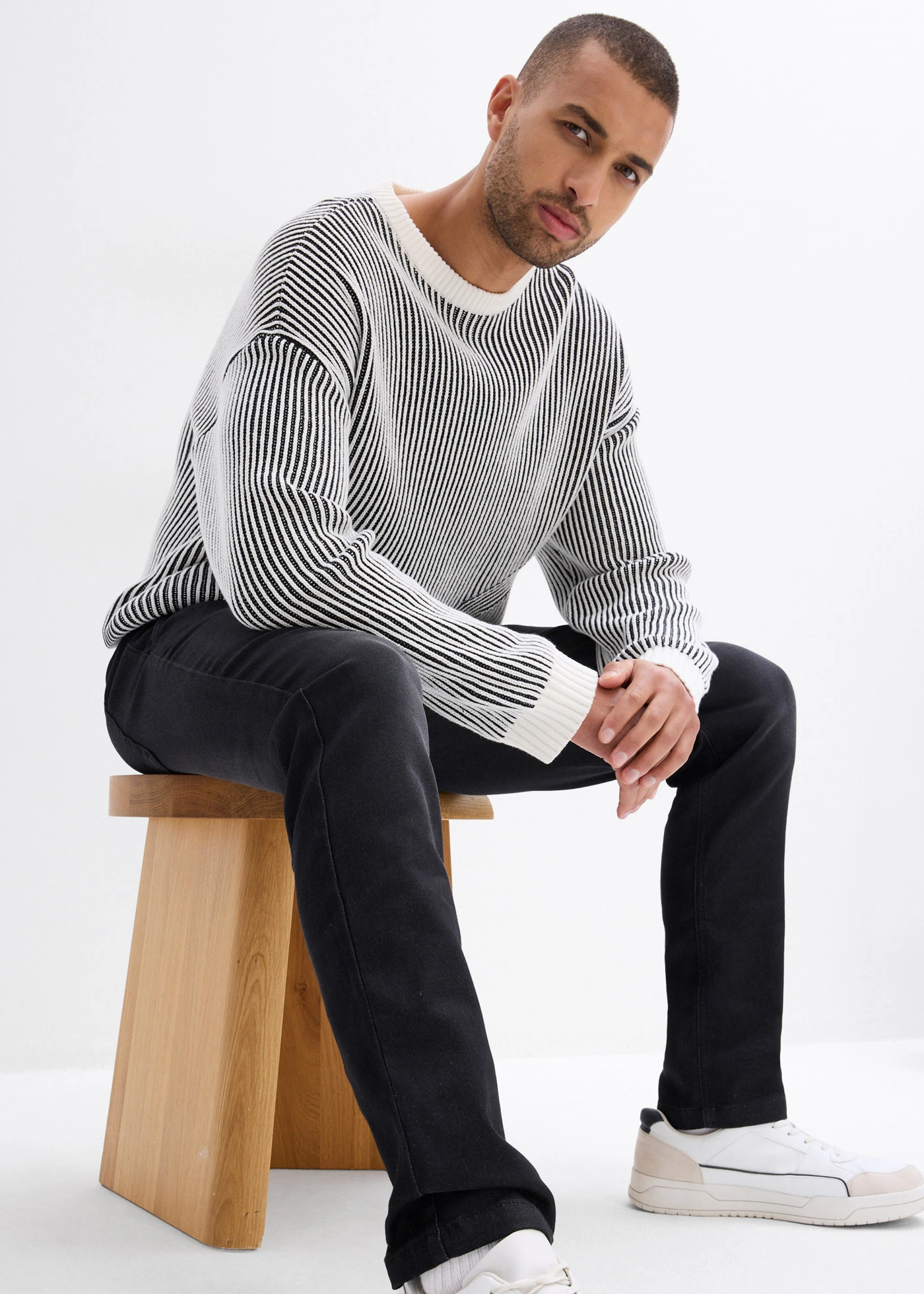 Slim Fit szabadidős farmer, Straight • fekete denim • bonprix áruház