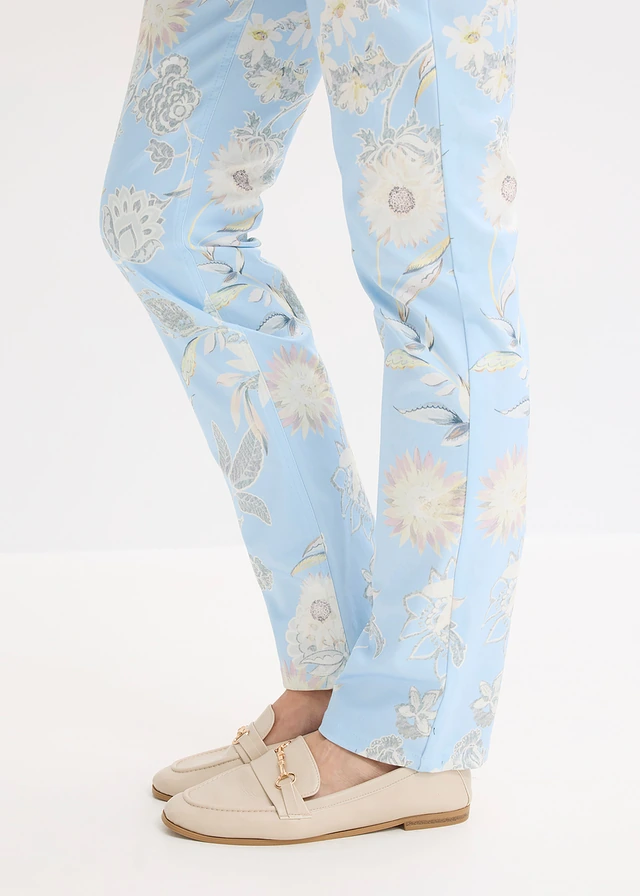 Stretchbroek met print • poederblauw-lichtsand gebloemd • product-page.page-title-suffix